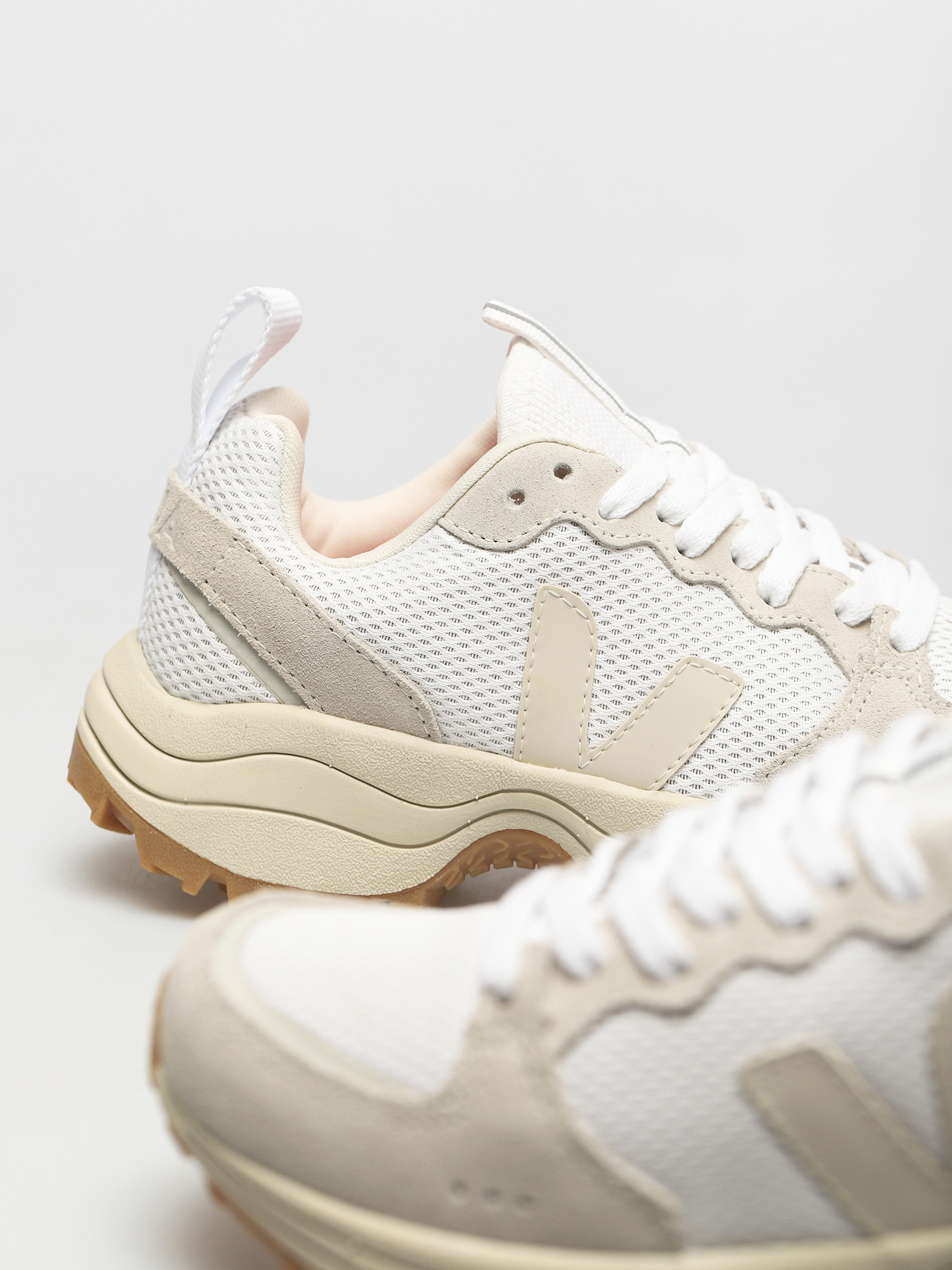 Buty Veja Venturi Wmn (alveomesh white pierre natural)