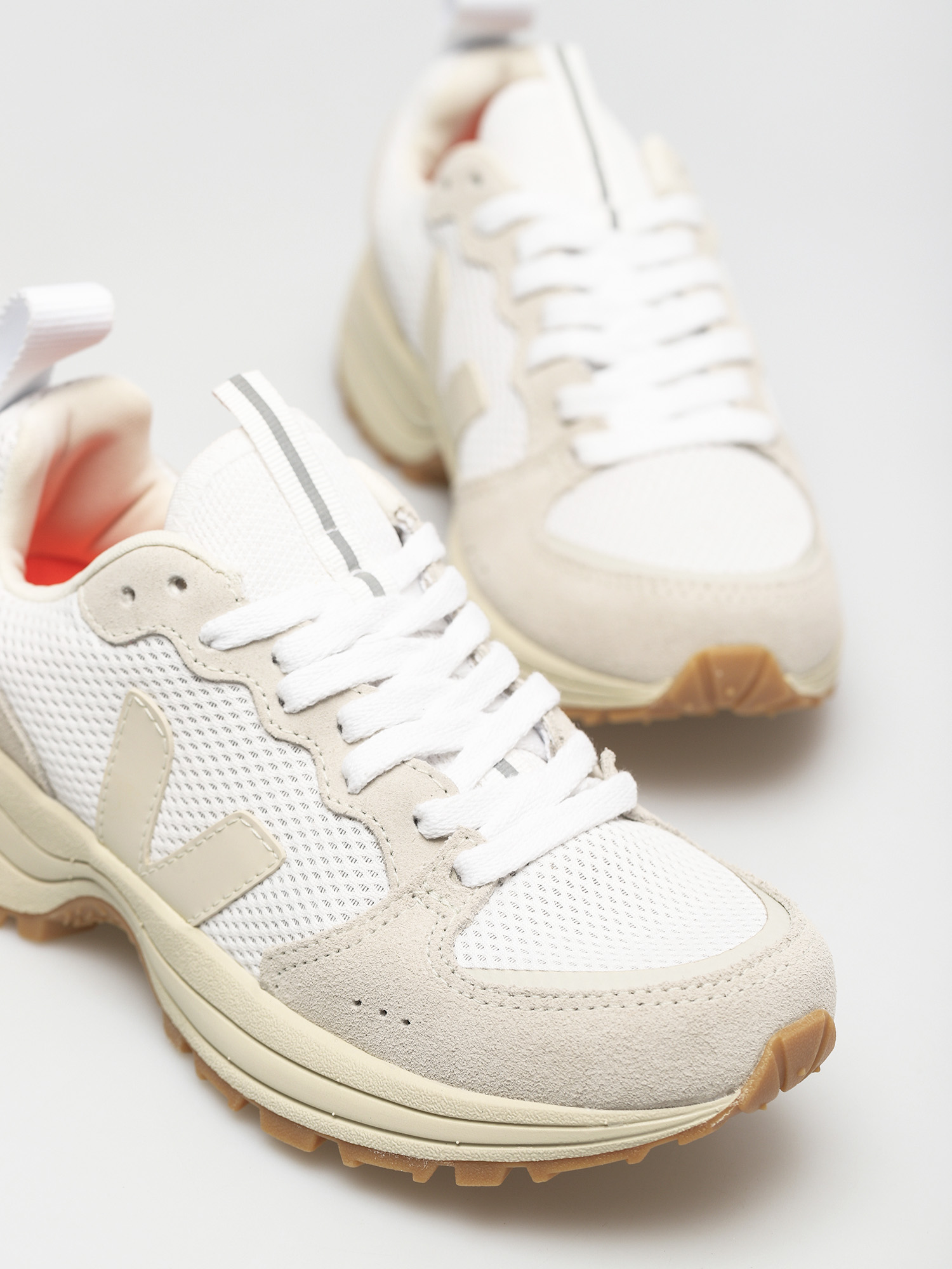 Buty Veja Venturi Wmn (alveomesh white pierre natural)