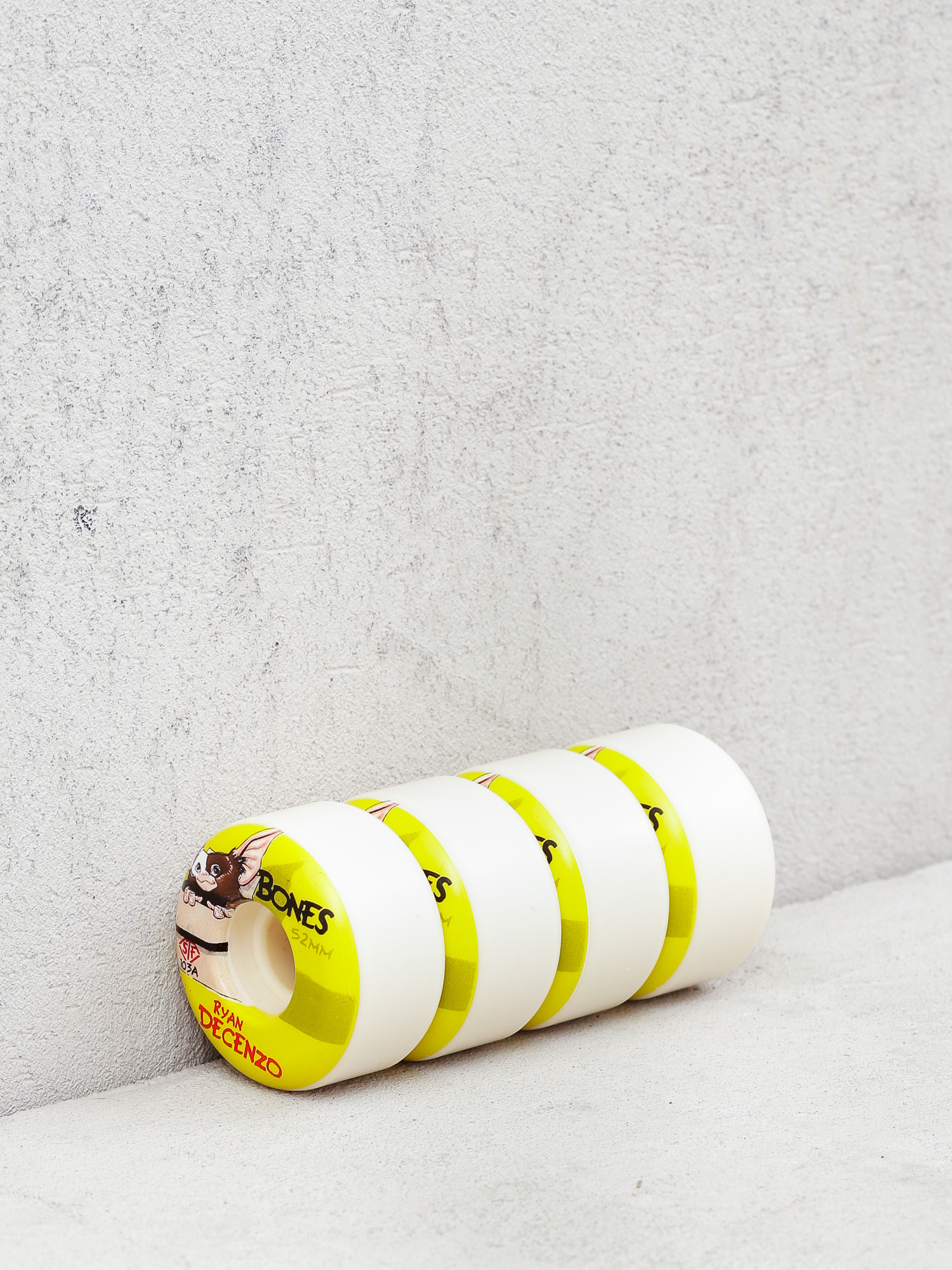 Kółka Bones Decenzo Gizzmo STF V2 Locks 103A (white/yellow)