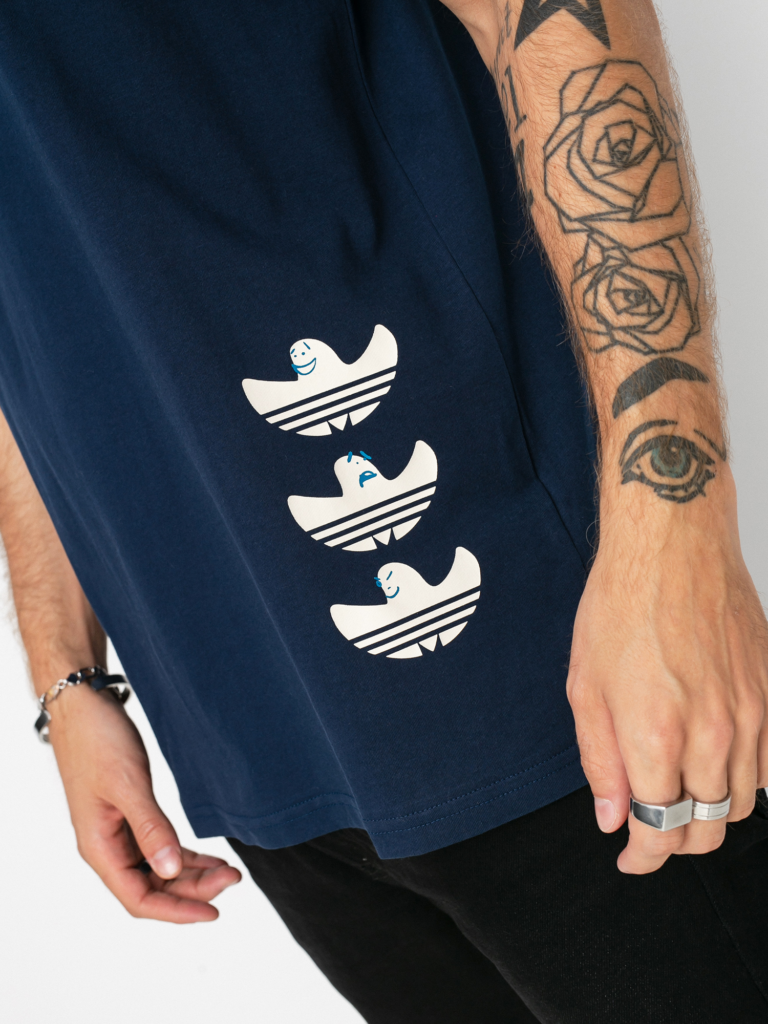 T-shirt adidas Gd Shmoo (conavy/wonwhi)