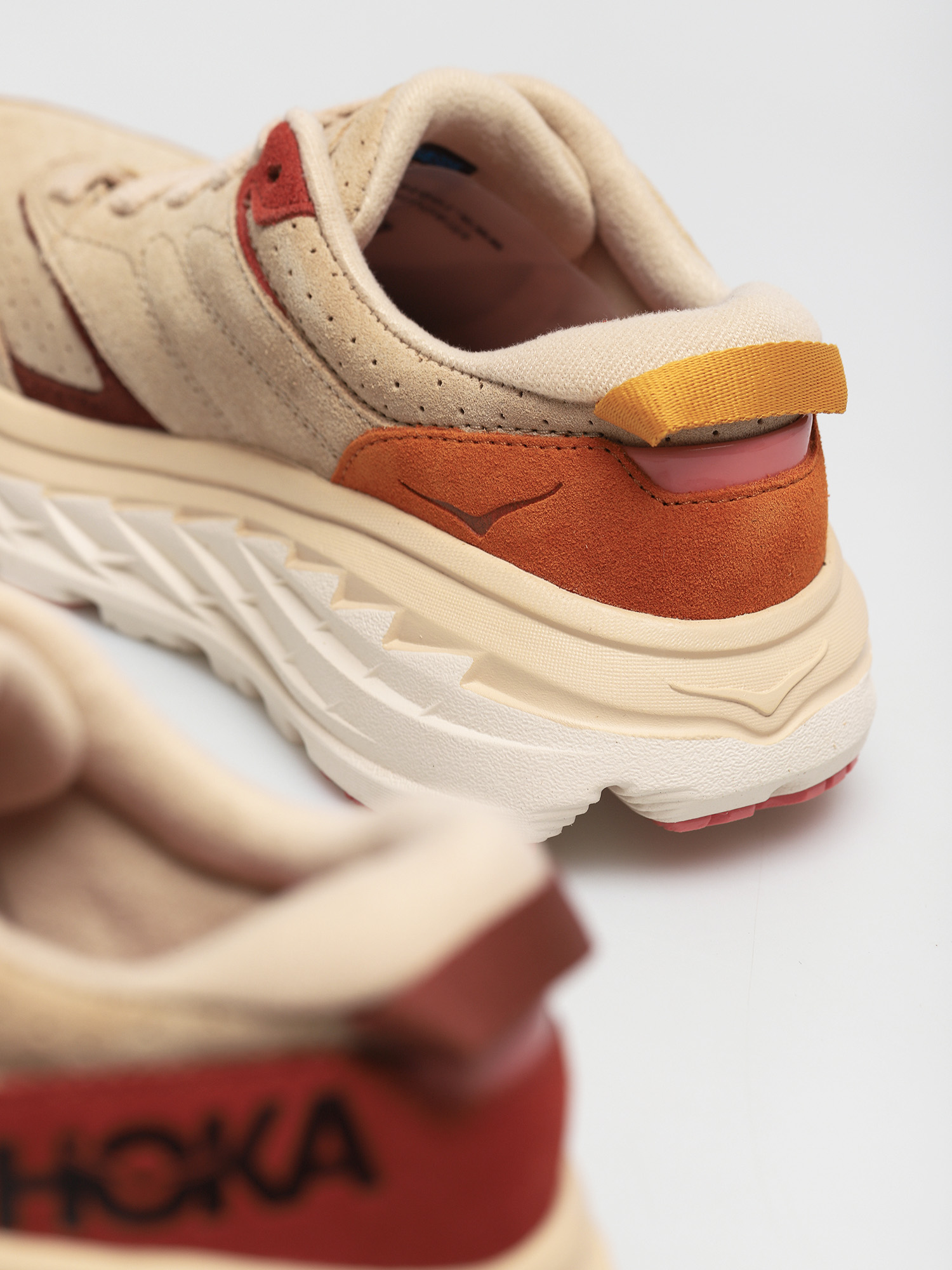 Buty Hoka One One Bondi L Suede (shifting sand/multi)