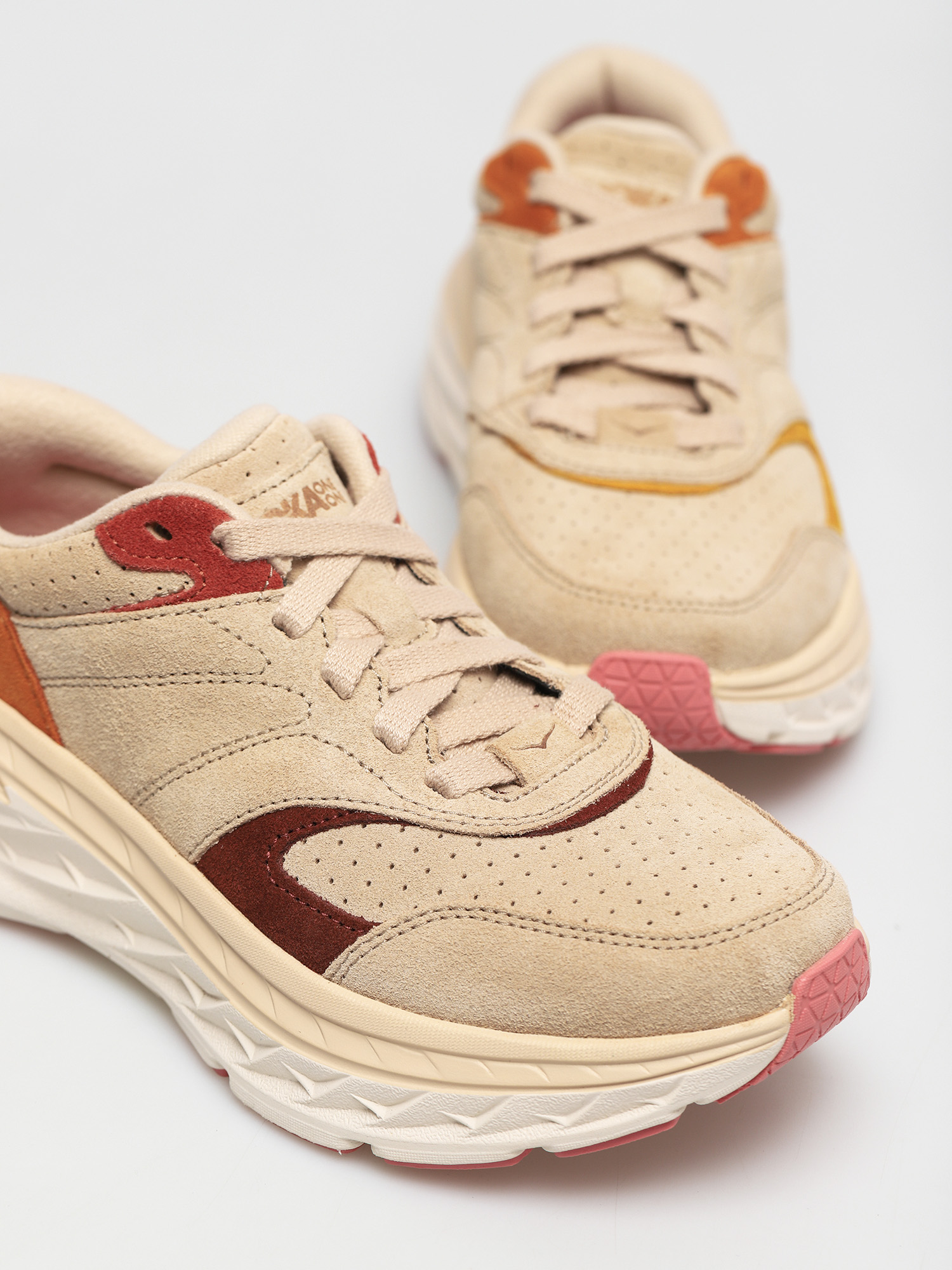 Buty Hoka One One Bondi L Suede (shifting sand/multi)