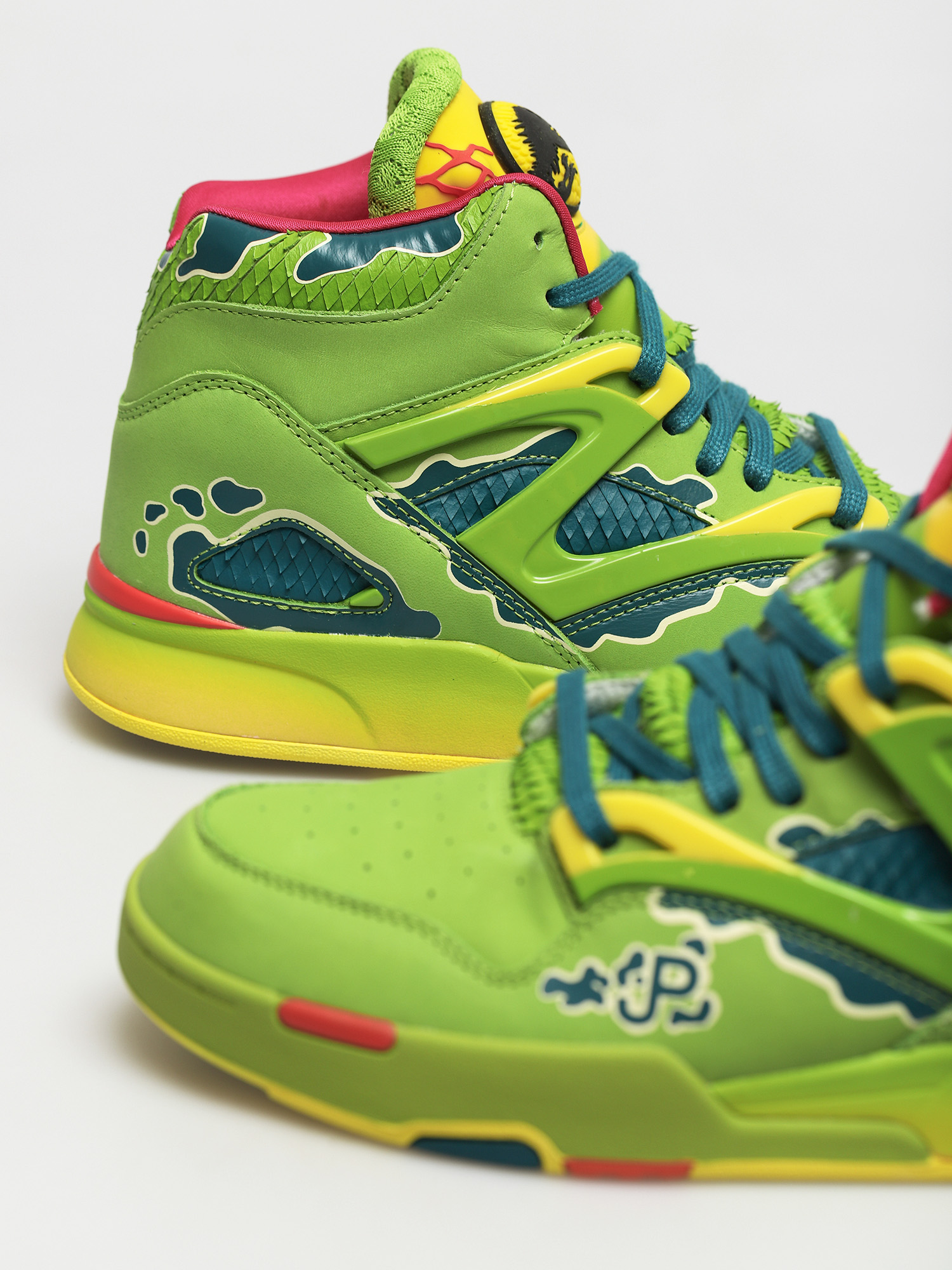 Buty Reebok X Jurassic Park Pump Omni Zone II (ultim/hertea/stiyel)