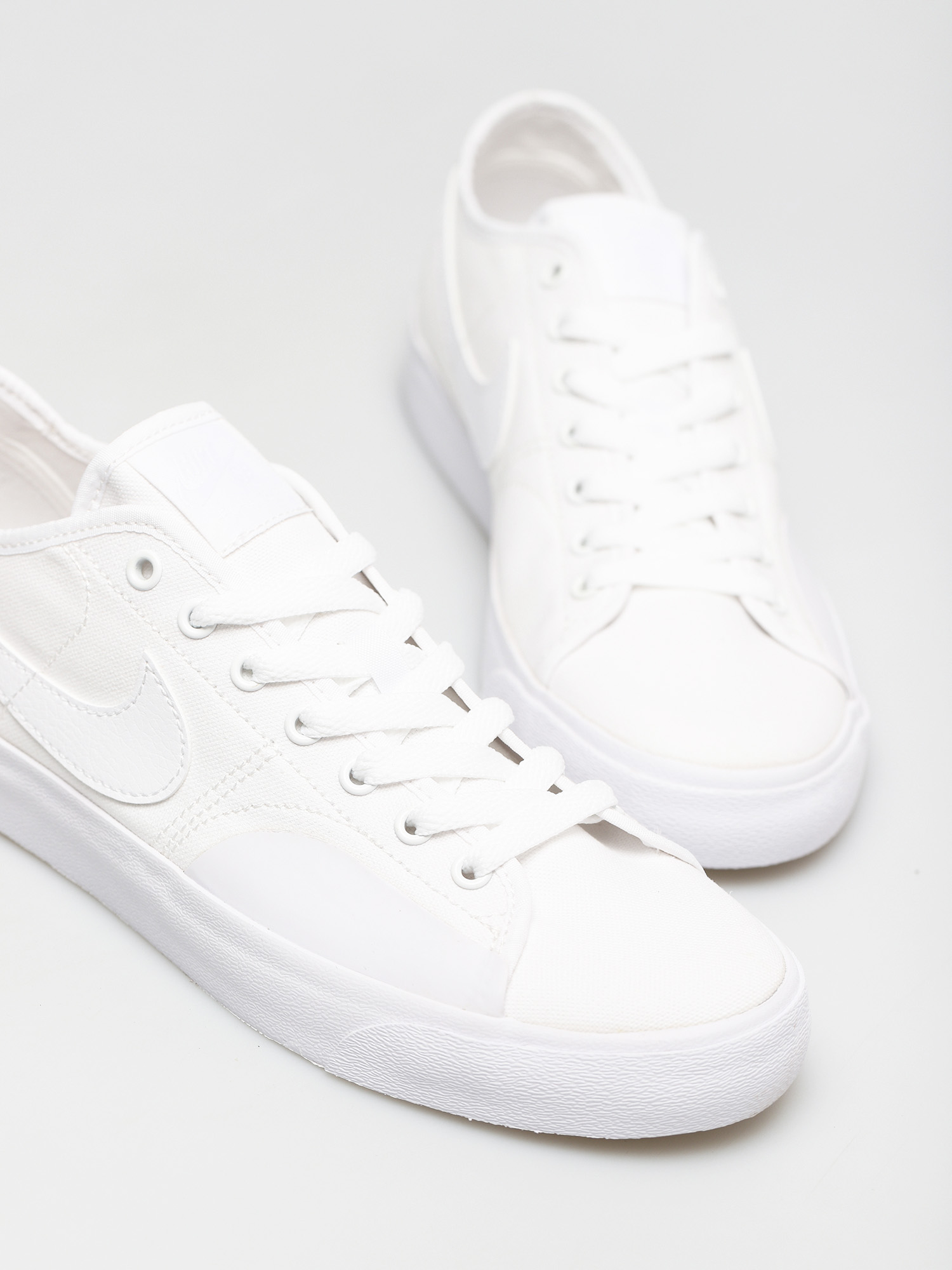 Buty Nike SB Blazer Court (white/white white white)