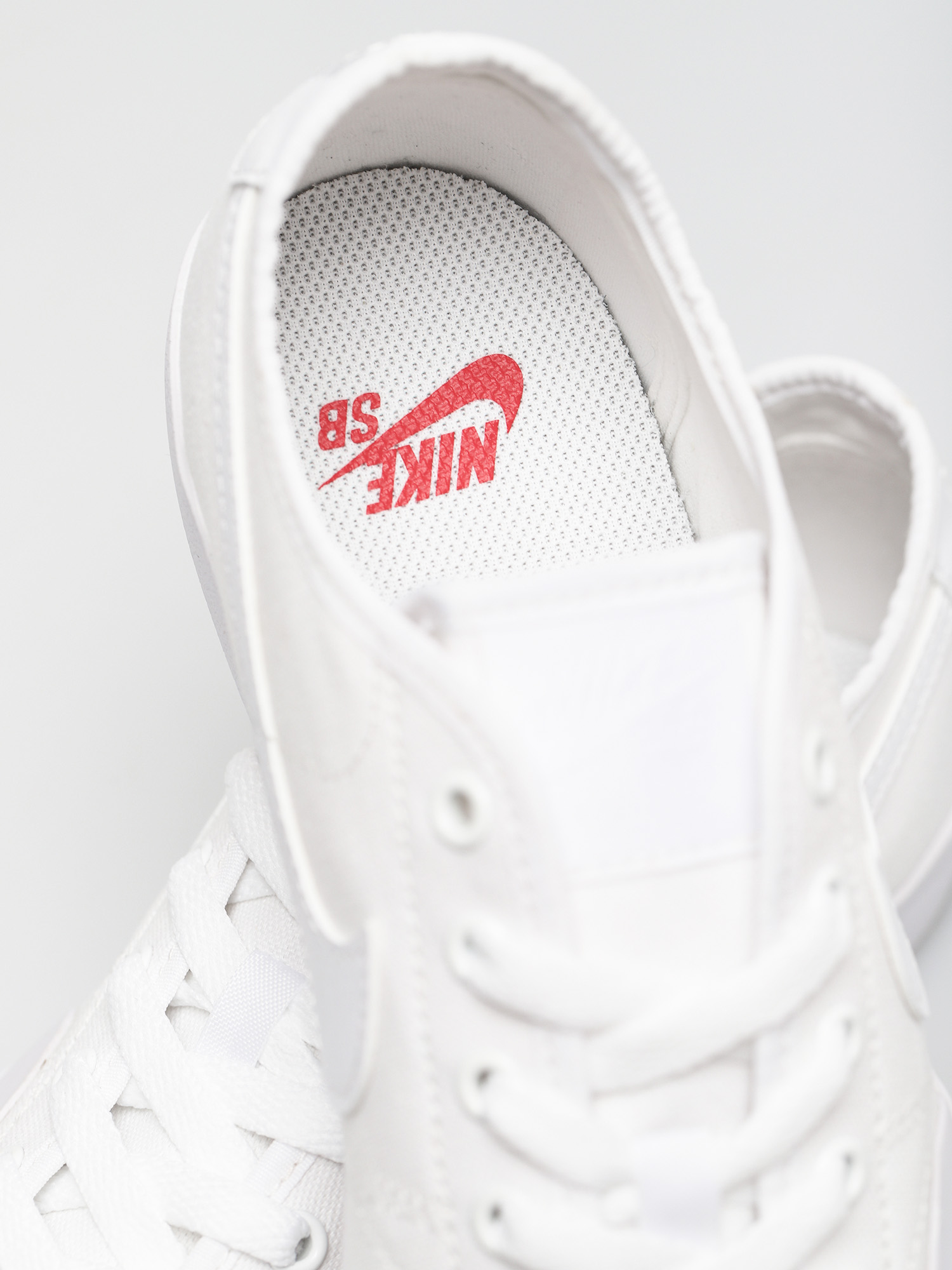 Buty Nike SB Blazer Court (white/white white white)
