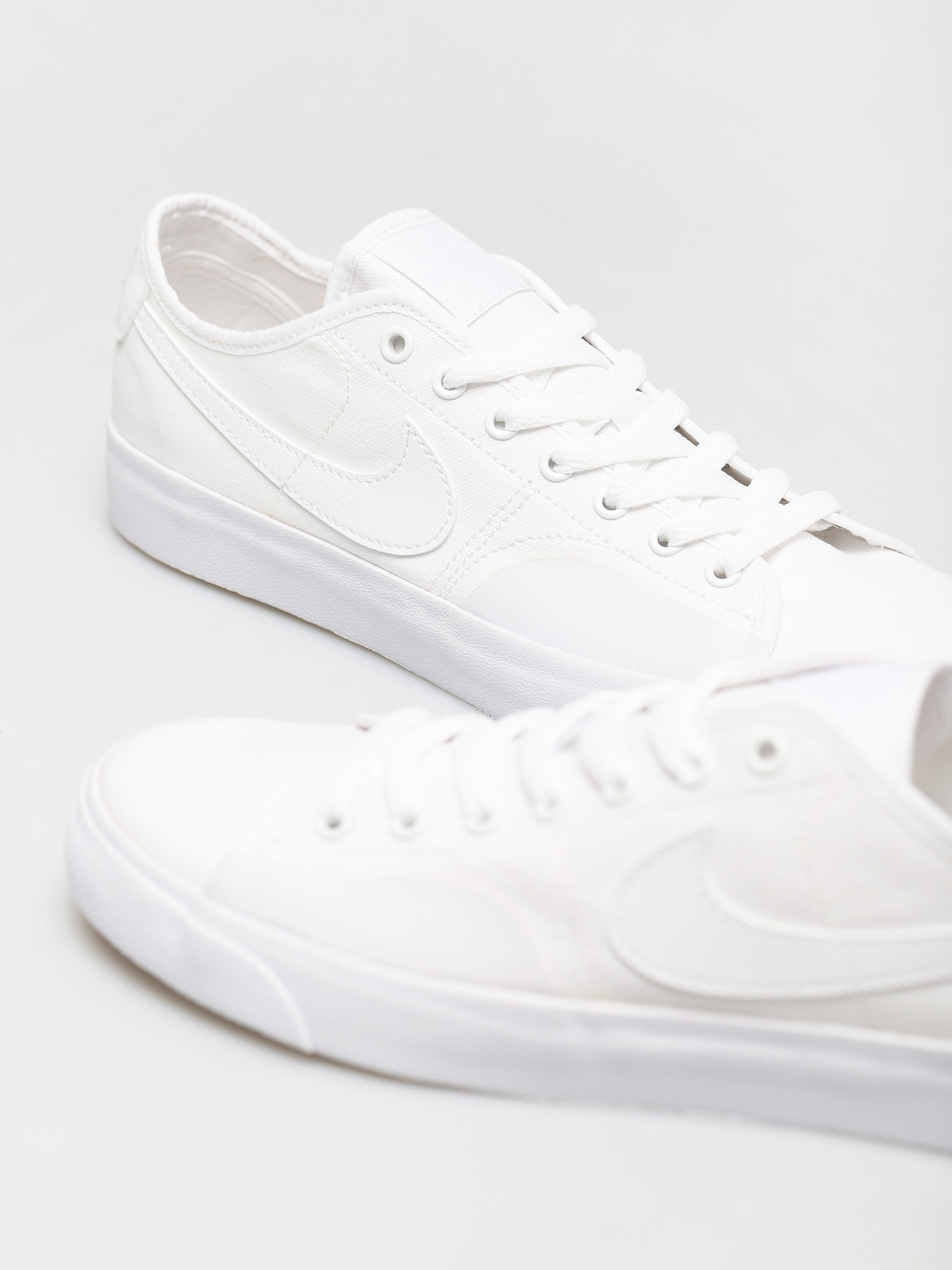 Buty Nike SB Blazer Court (white/white white white)