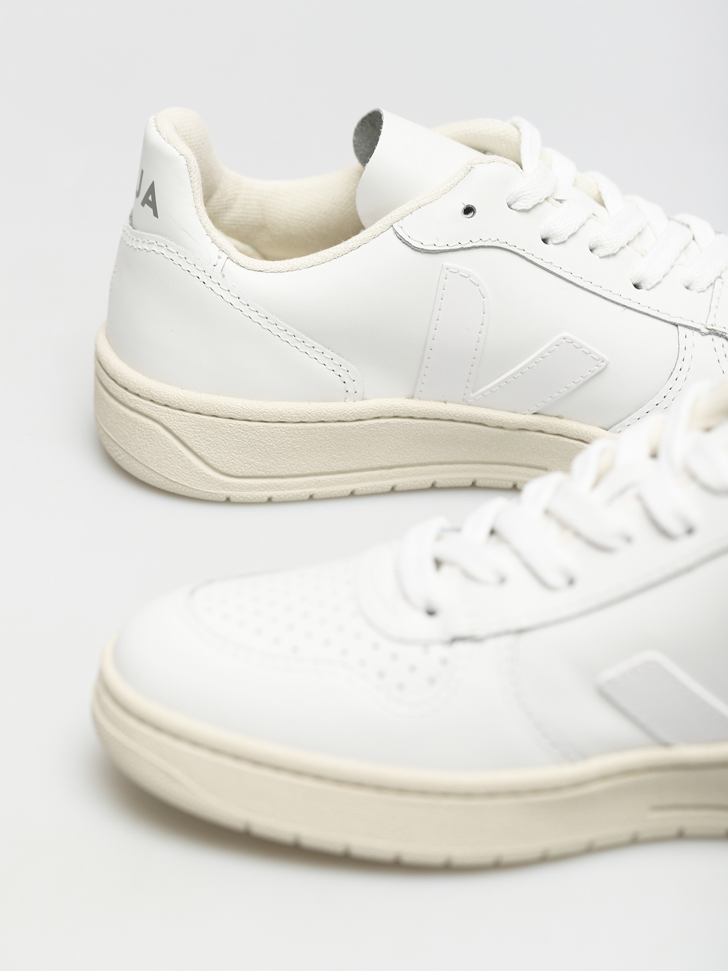 Buty Veja V 10 Wmn (leather extra white)