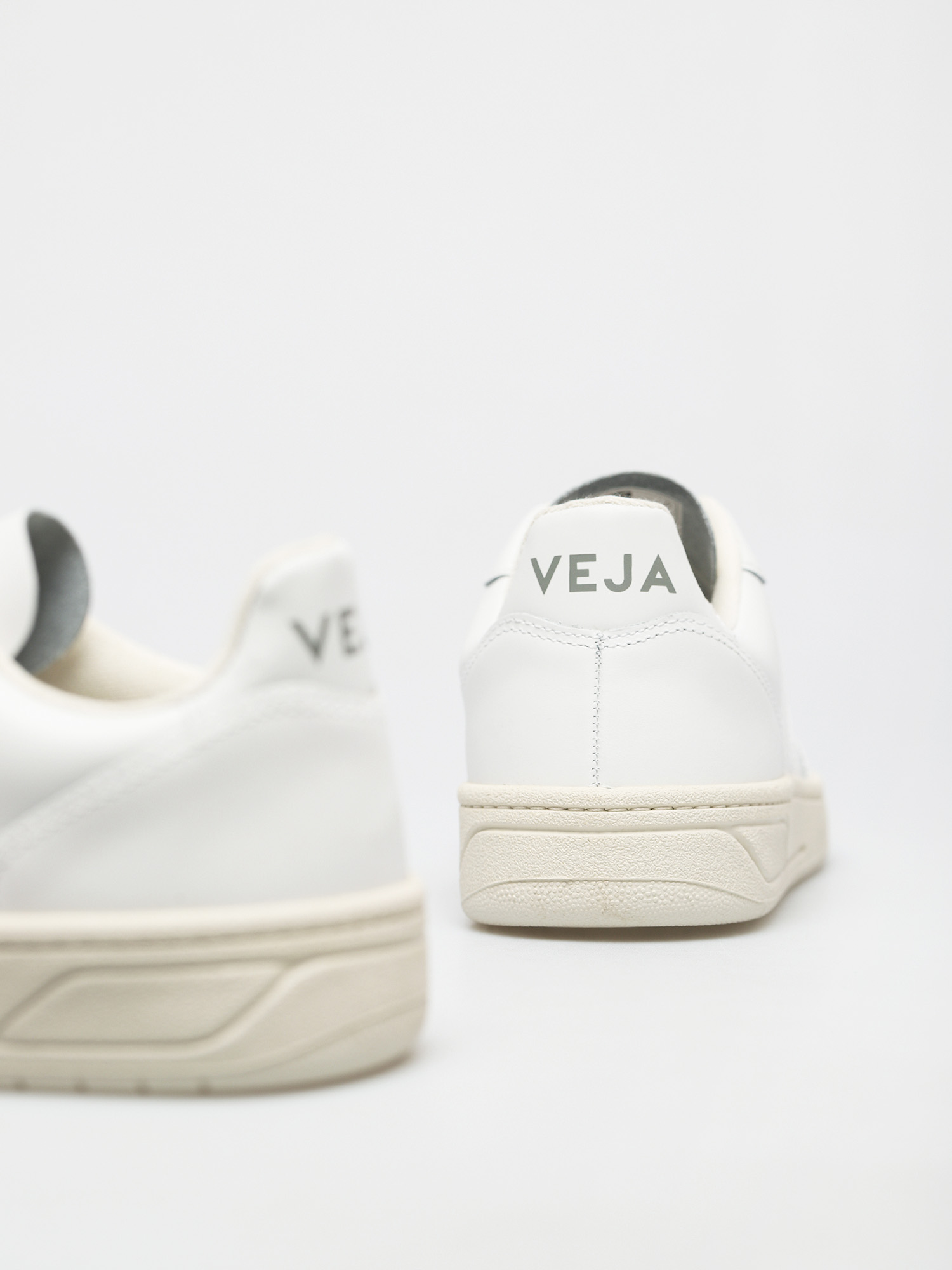 Buty Veja V 10 Wmn (leather extra white)