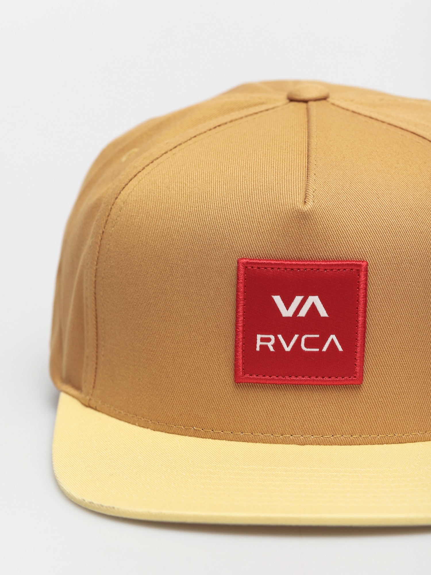 Czapka z daszkiem RVCA Rvca Square Snapback (golden rod)