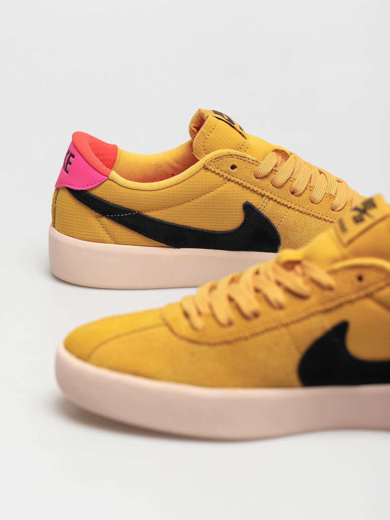 Buty Nike SB Bruin React T (pollen/black pale coral)