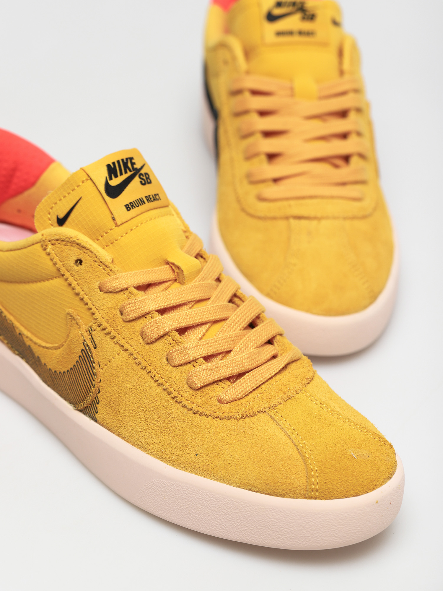 Buty Nike SB Bruin React T (pollen/black pale coral)
