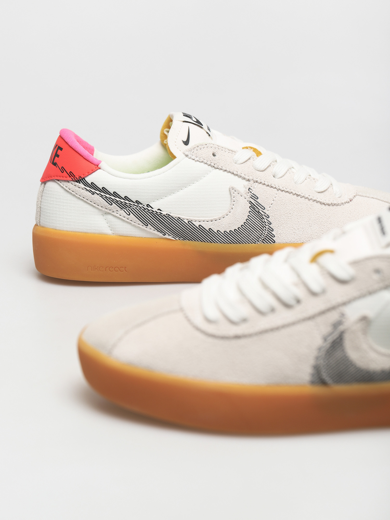 Buty Nike SB Bruin React T (summit white/black bright crimson)