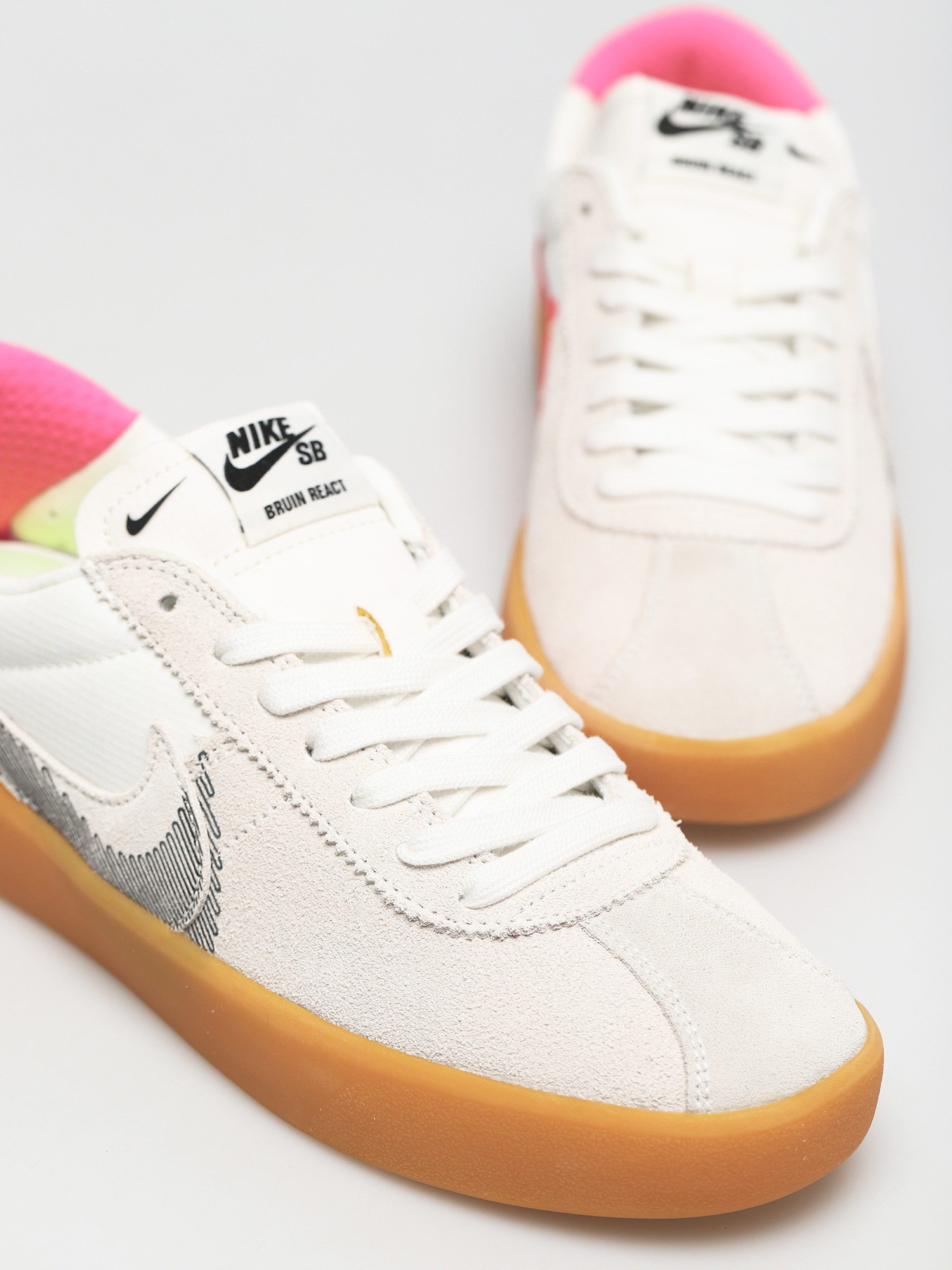 Buty Nike SB Bruin React T (summit white/black bright crimson)