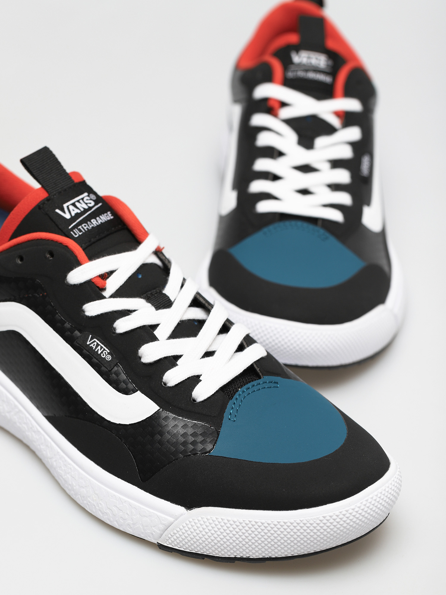 Buty Vans Ultrarange Exo (carbon/blk/electric orng)