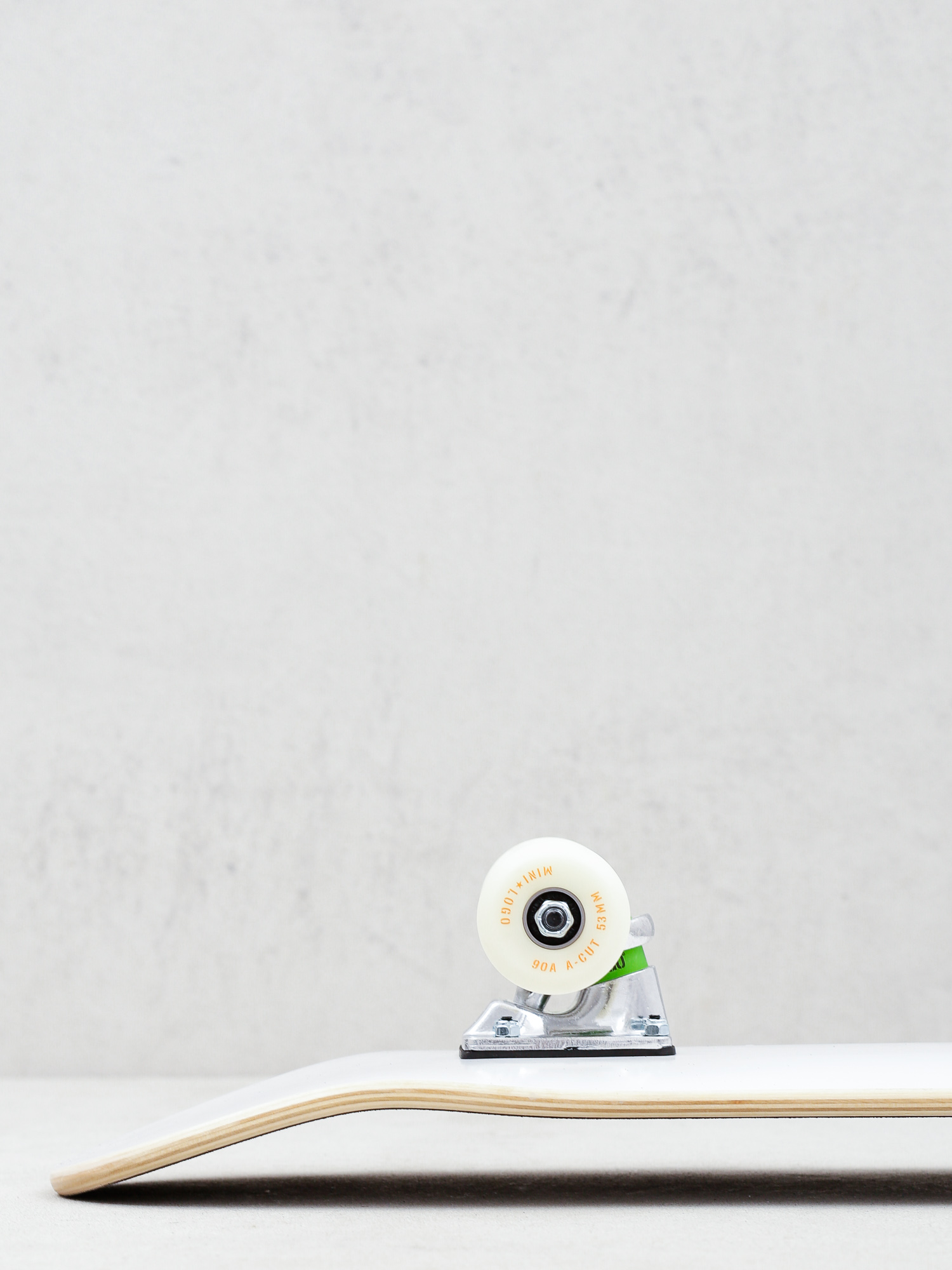 Deskorolka Minilogo Chevron Detonator 15 (solid white)