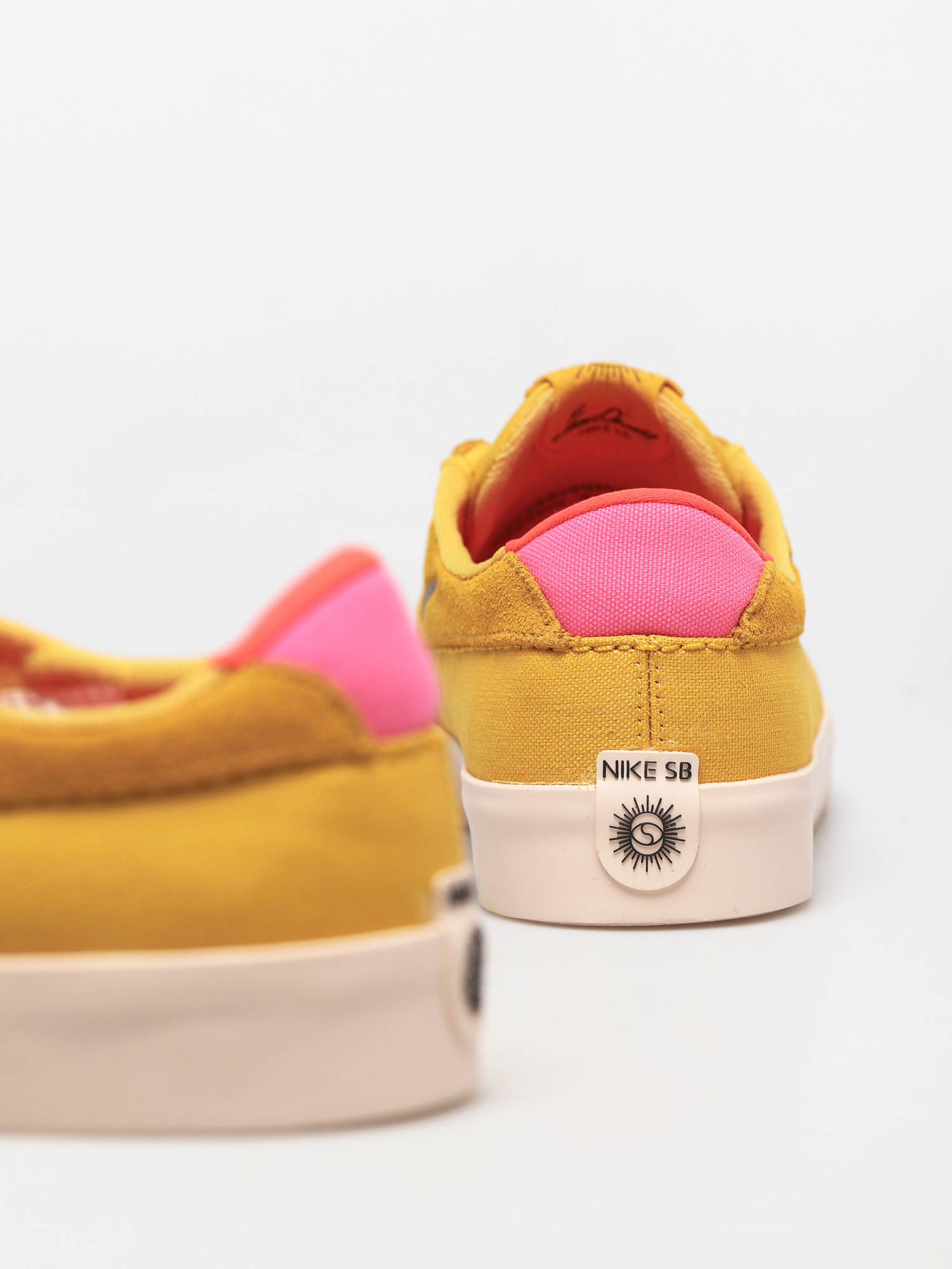 Buty Nike SB Shane T (pollen/black pink blast)