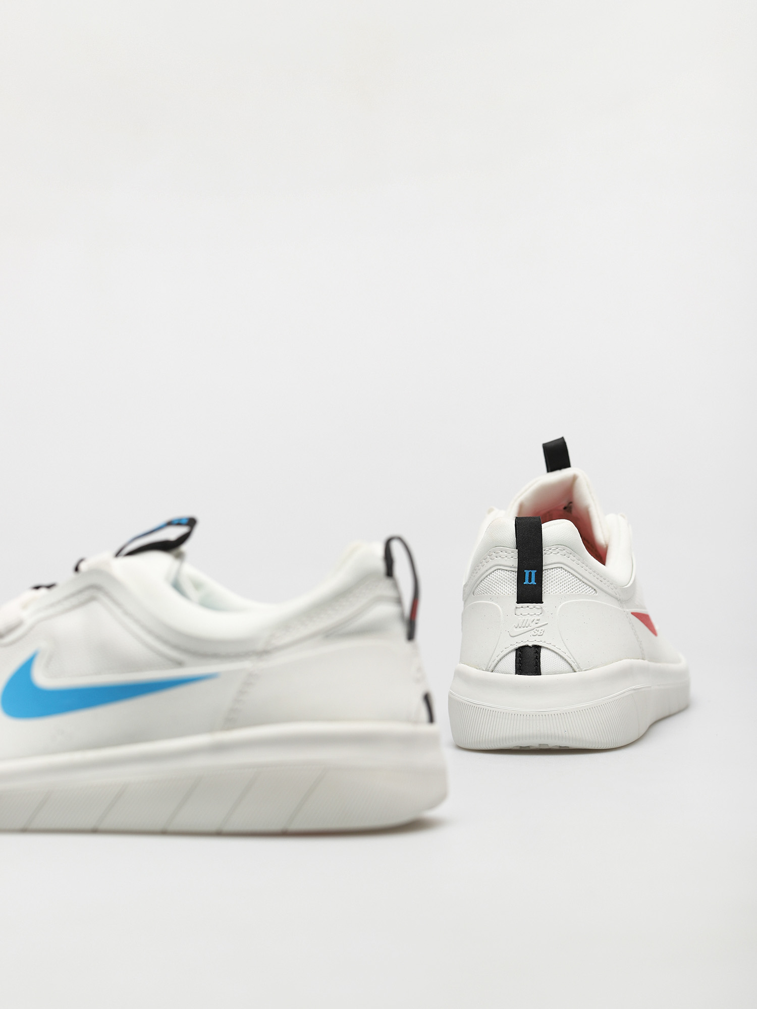 Buty Nike SB Nyjah Free 2 (summit white/blue hero chile red black)