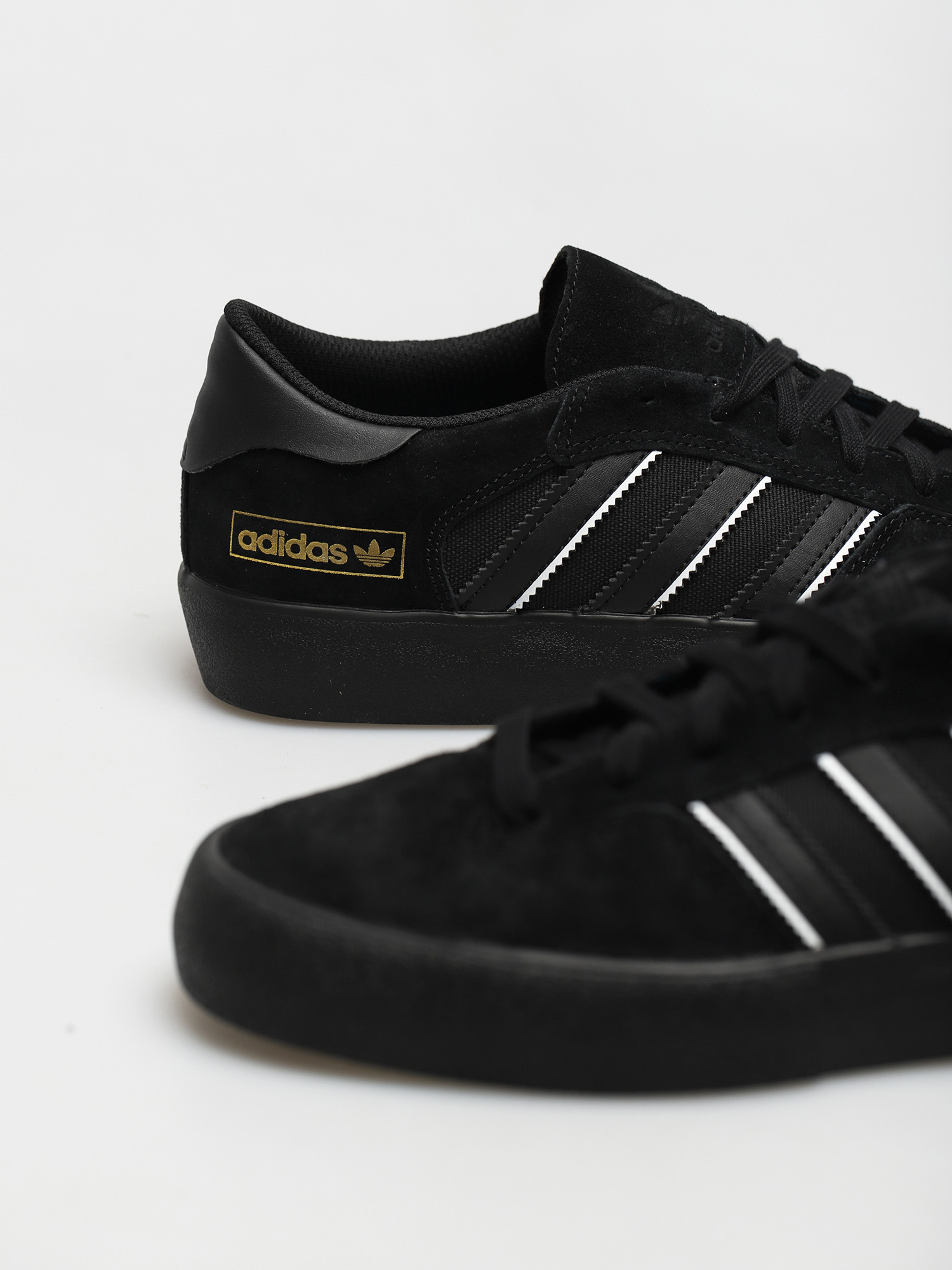 Buty adidas Matchbreak Super (cblack/ftwwht/gum5)