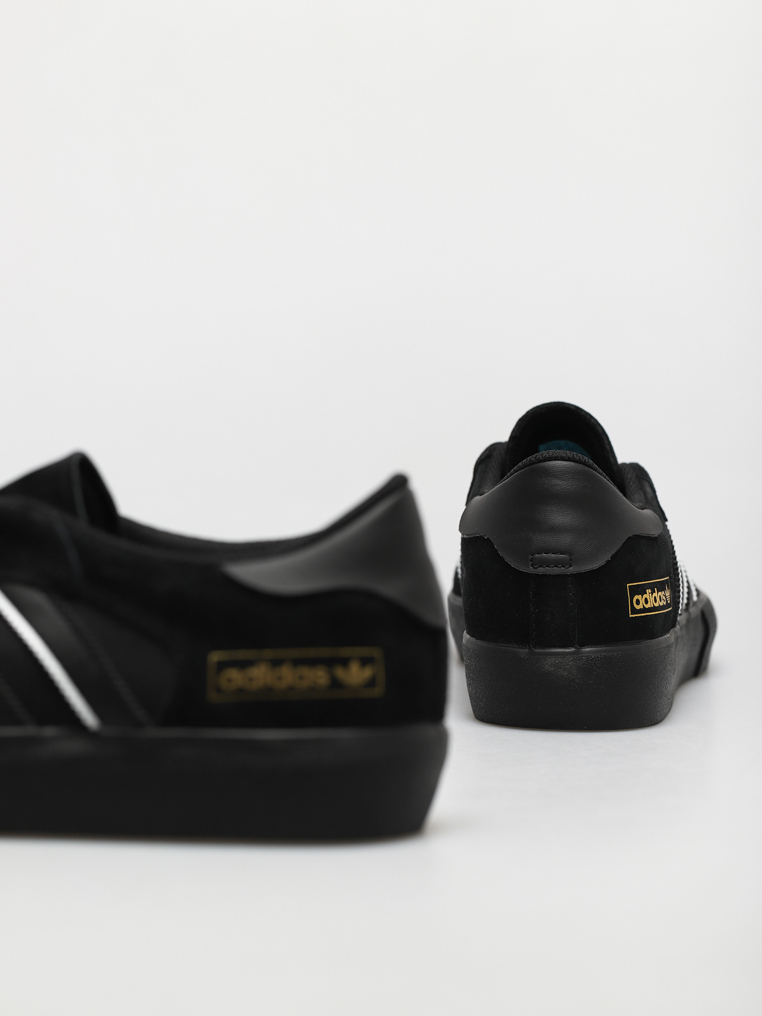 Buty adidas Matchbreak Super (cblack/ftwwht/gum5)