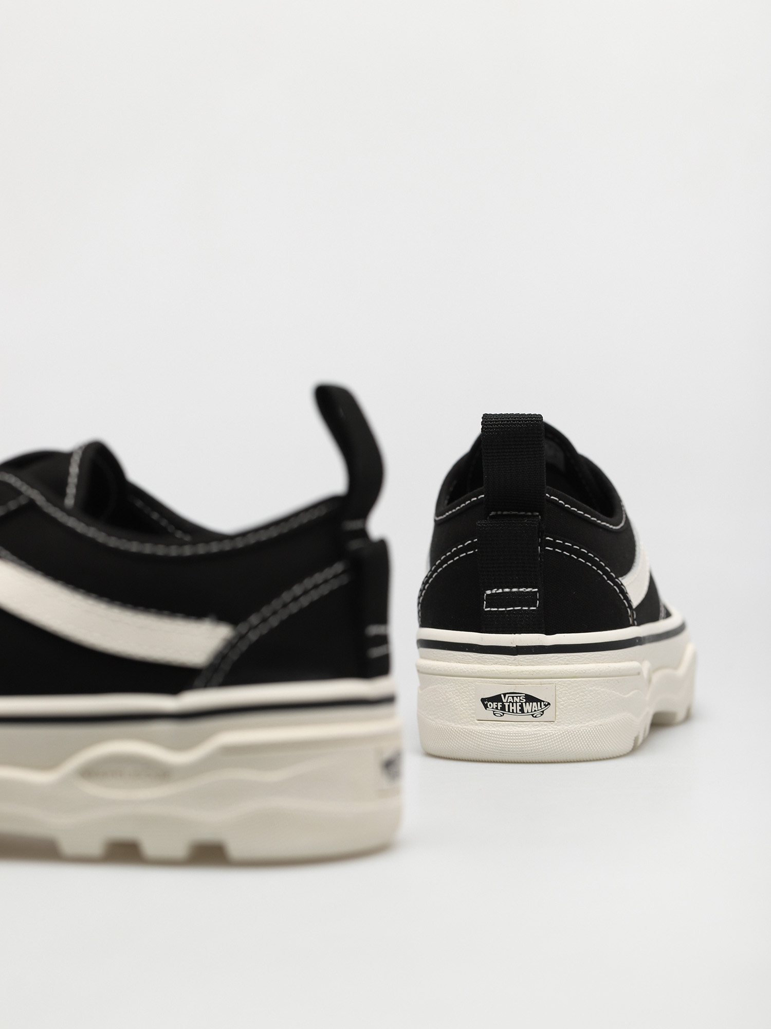 Buty Vans Sentry Old Skool Wc (canvas/black/marshmallo)