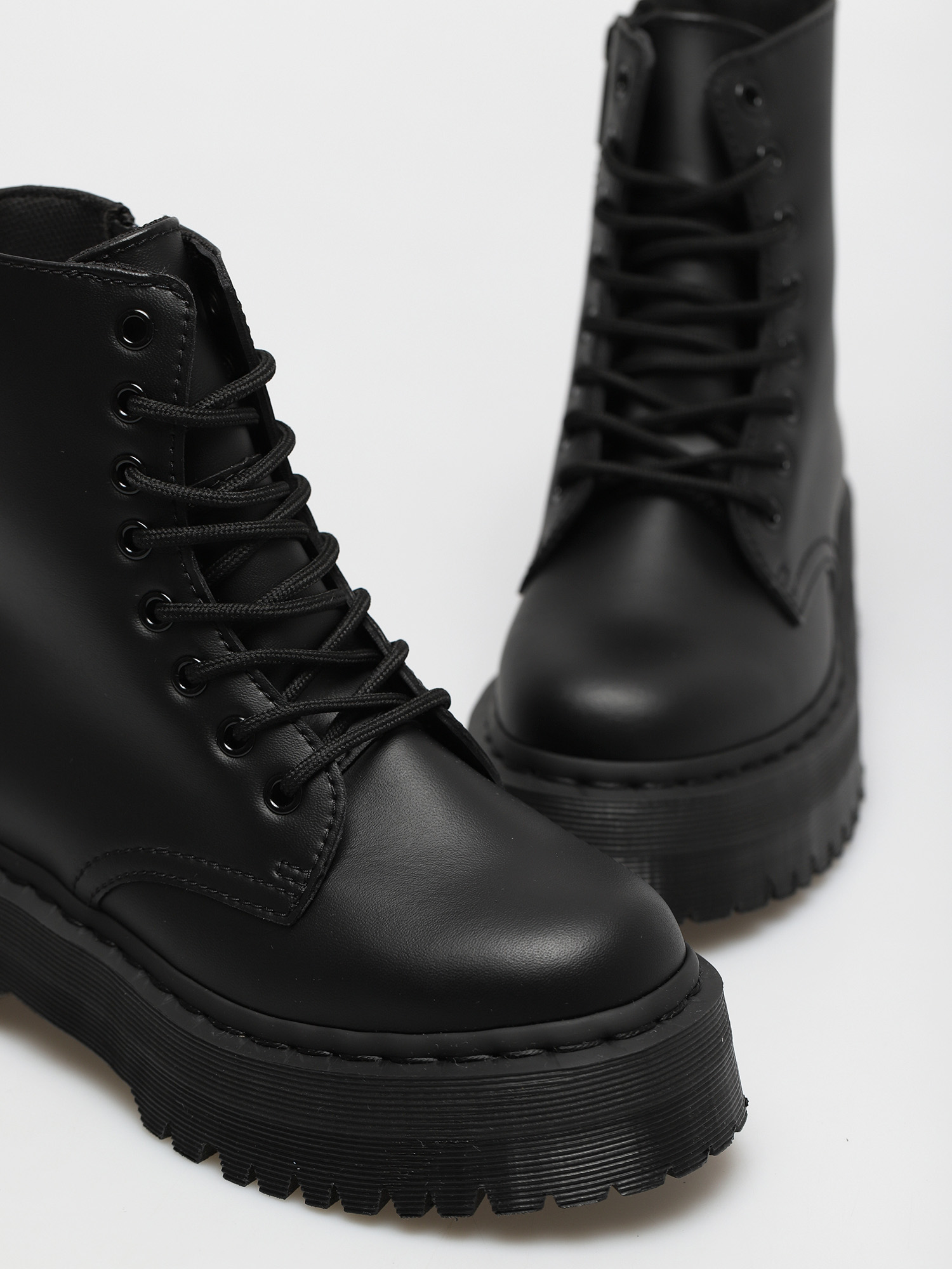 Buty Dr. Martens Vegan Jadon II Mono Wmn (felix rub off black)