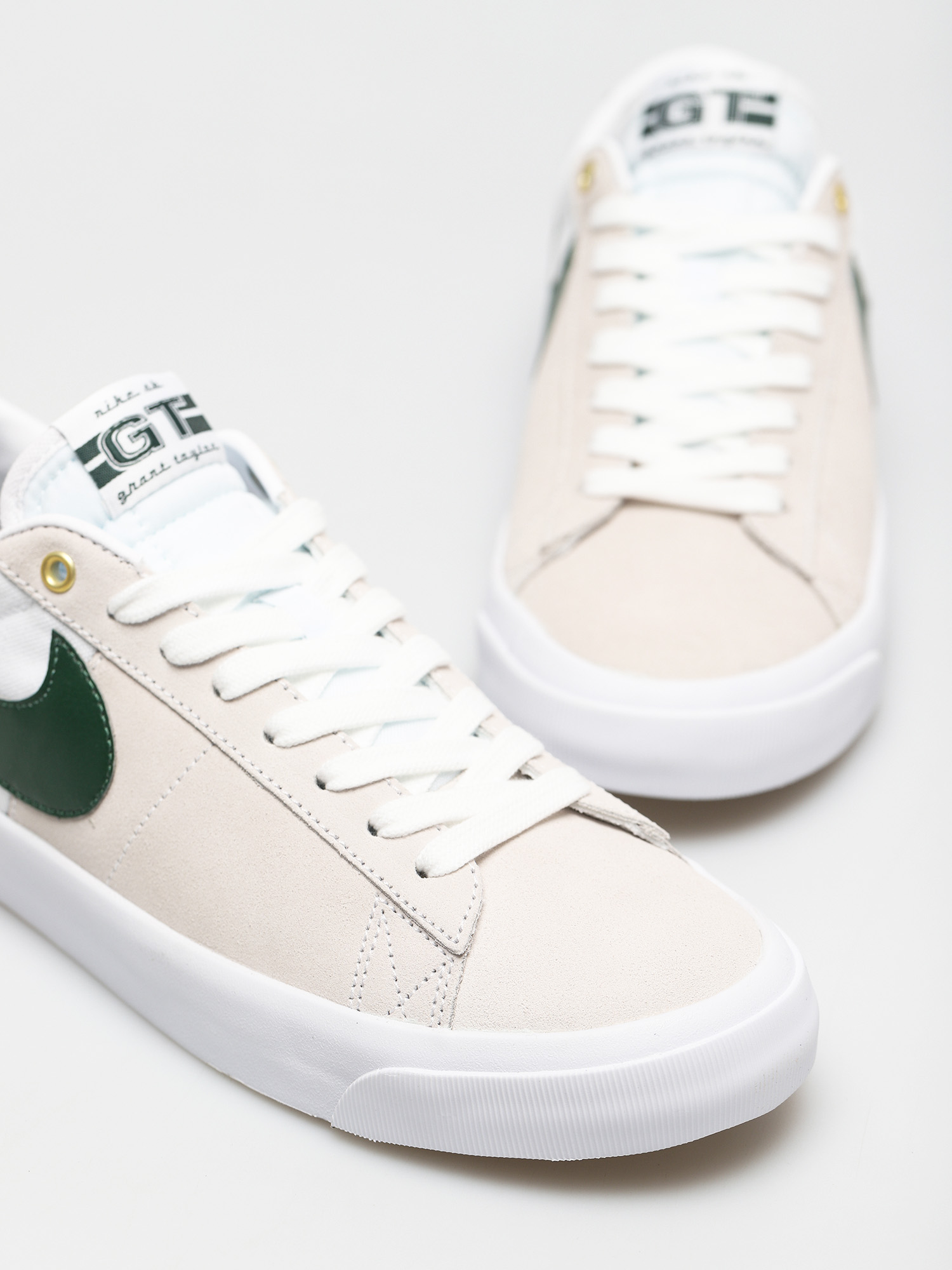 Buty Nike SB Zoom Blazer Low Pro GT (white/fir white gum light brown)