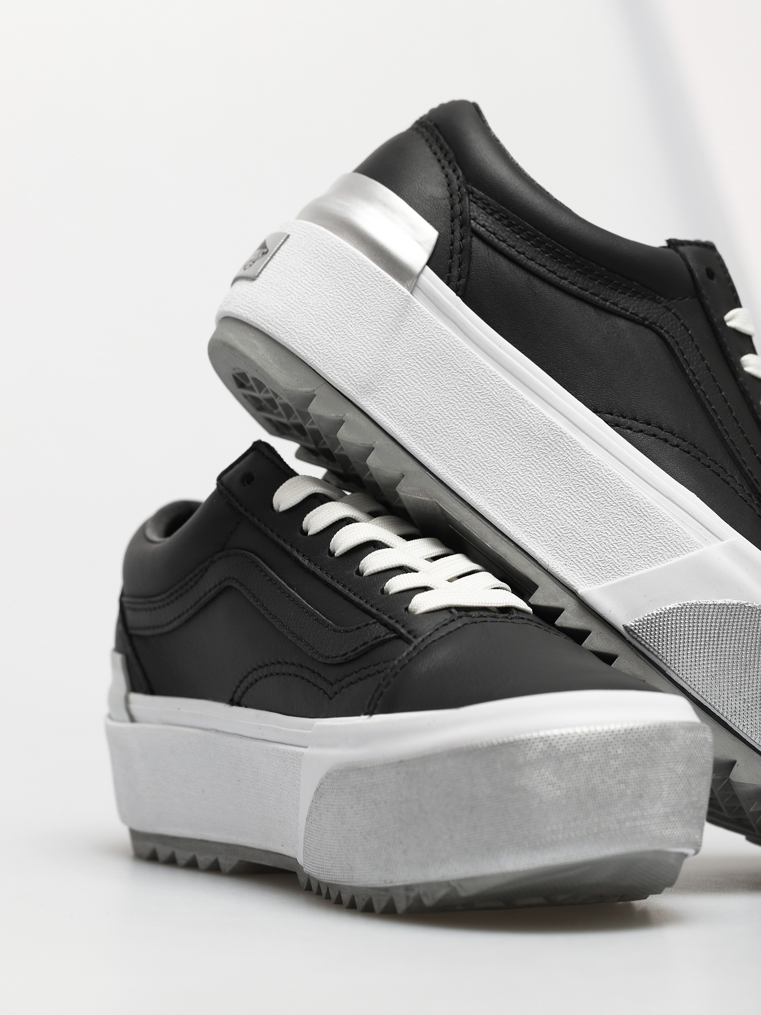 Buty Vans Old Skool Stacked (shiny/black/true white)