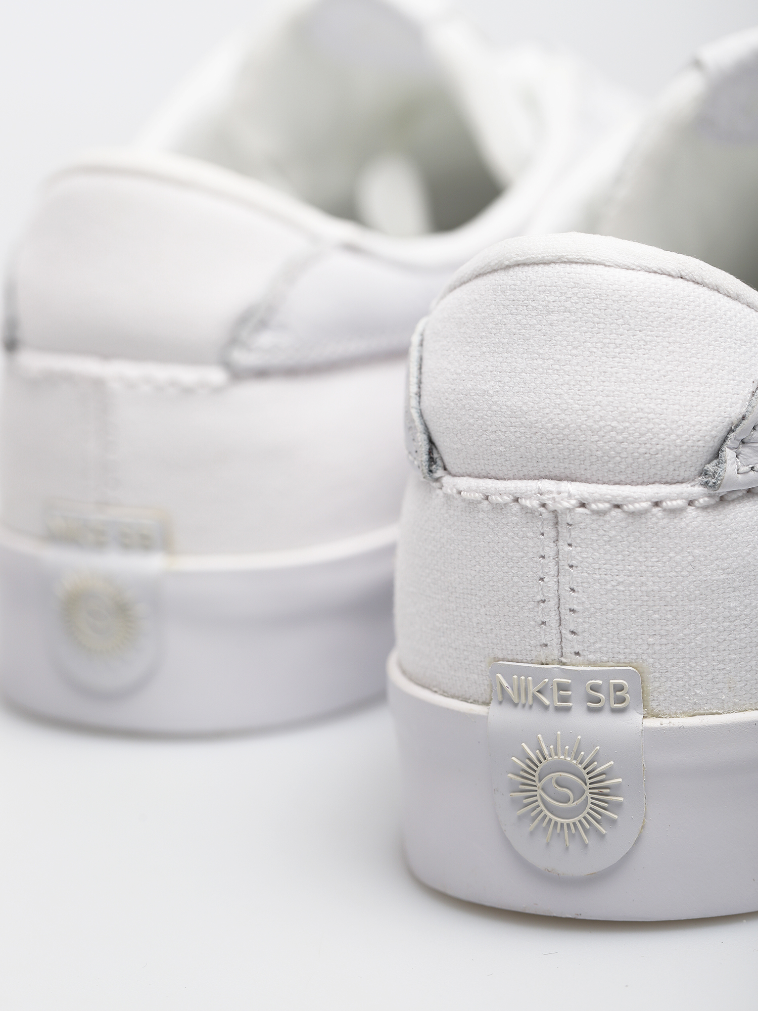 Buty Nike SB Shane Premium (white/summit white white white)