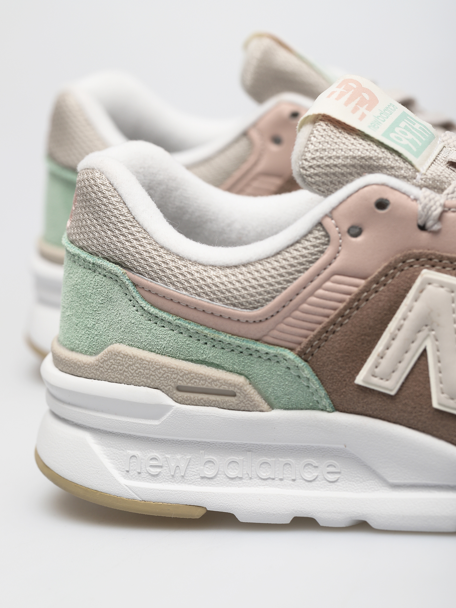Buty New Balance 997 Wmn (tan)