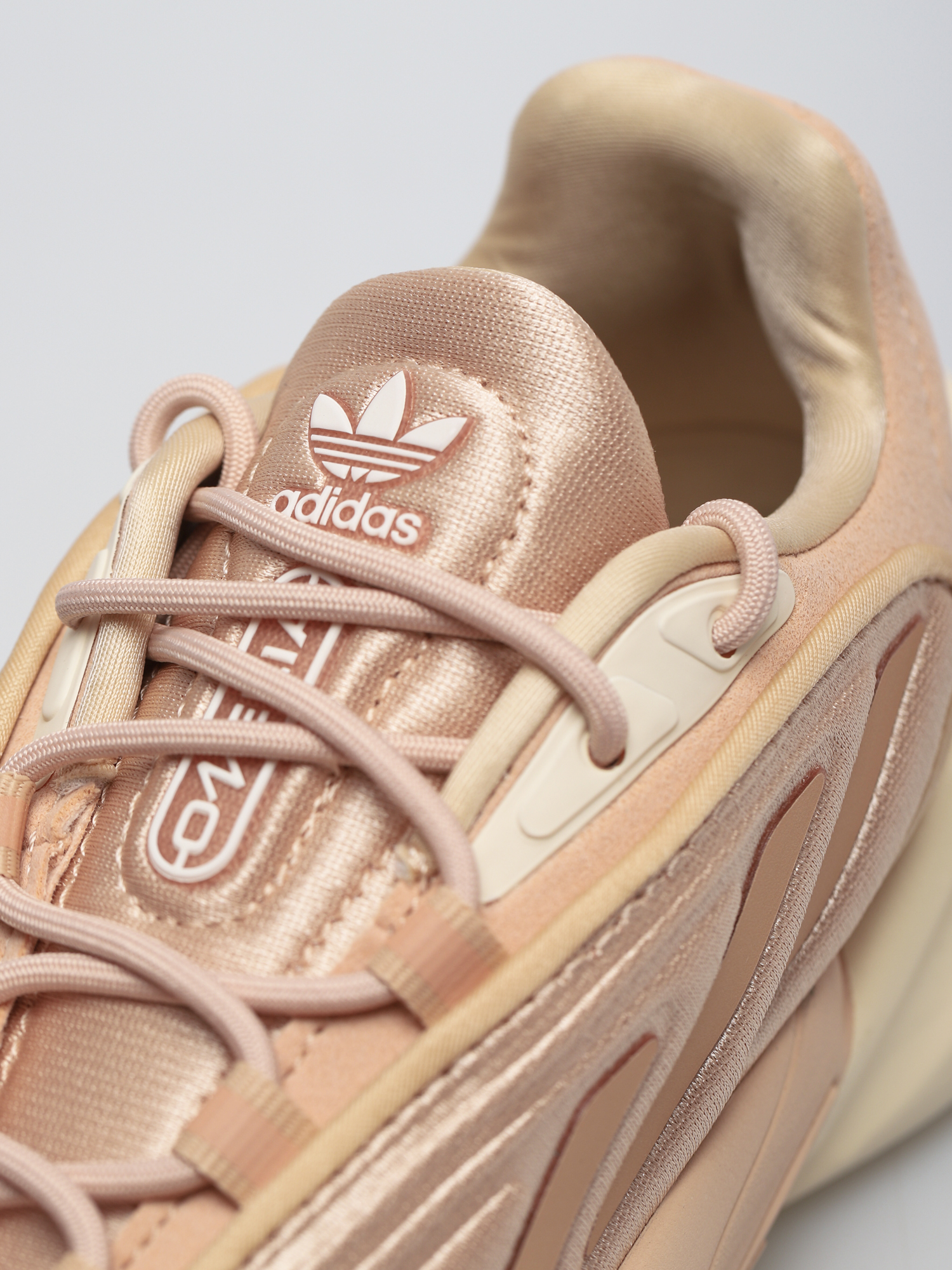 Buty adidas Originals Ozelia Wmn (halblu/wonwhi/halblu)