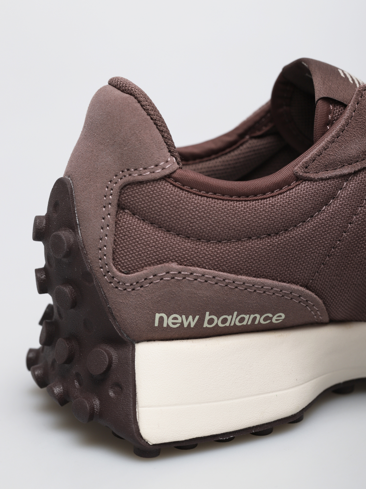 Buty New Balance 327 Wmn (black fig)