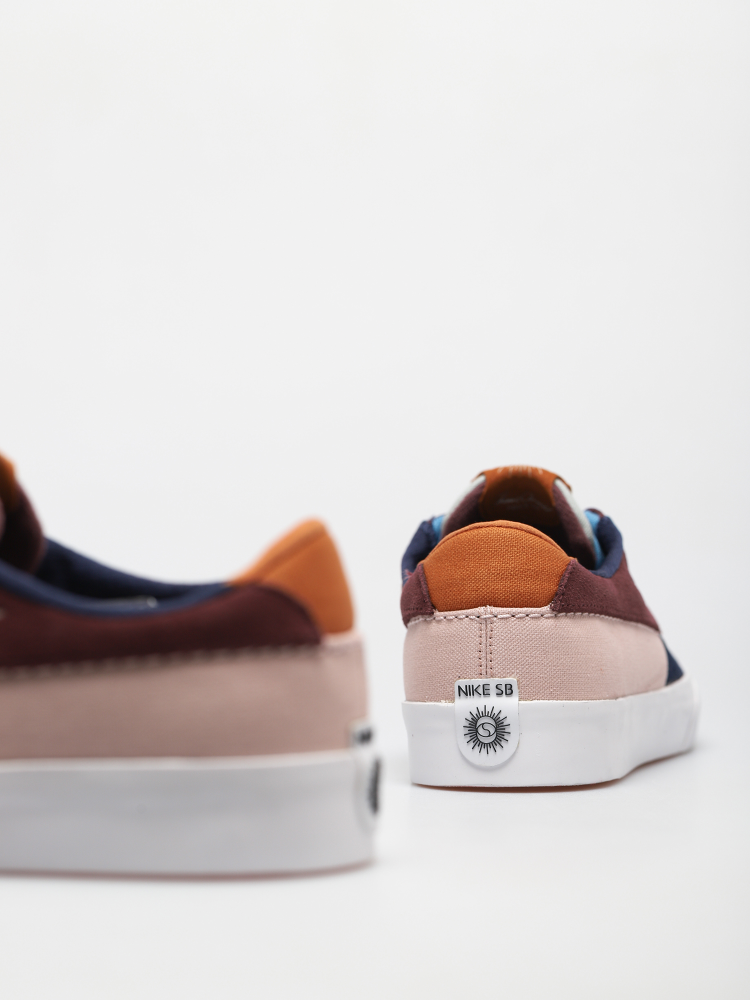 Buty Nike SB Shane (midnight navy/sail dark wine pink oxford)