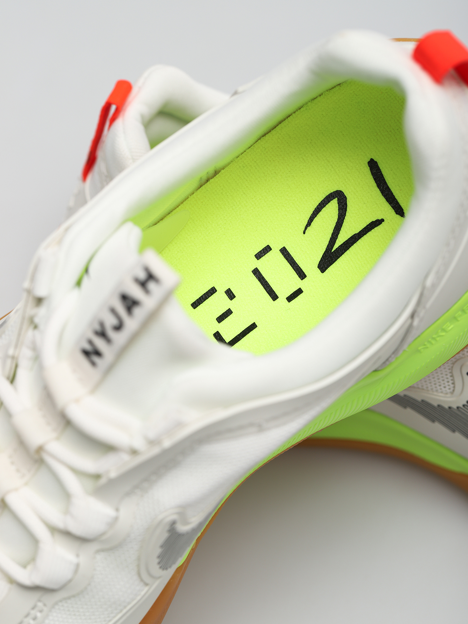 Buty Nike SB Nyjah Free 2 (summit white/black bright crimson)