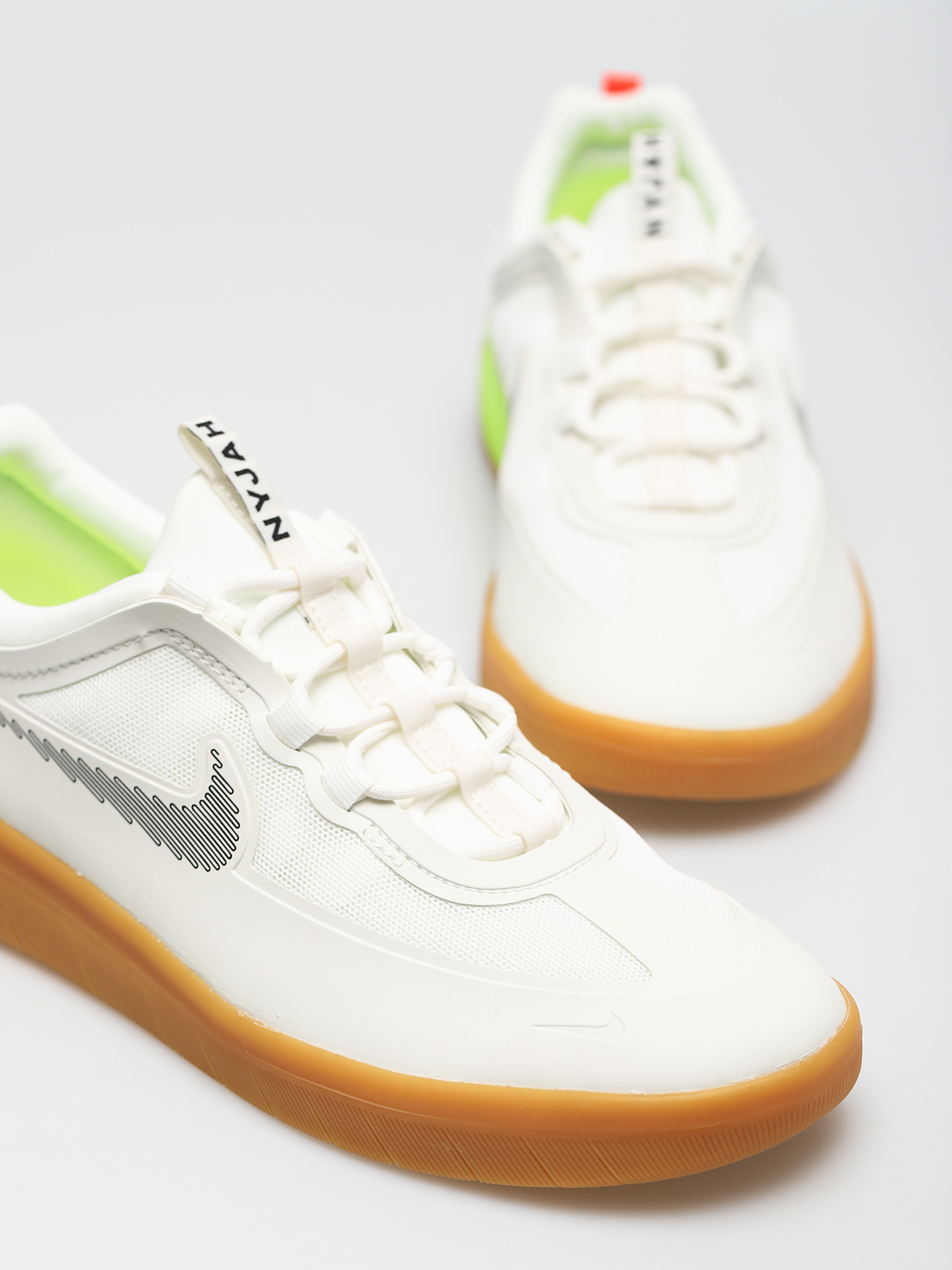 Buty Nike SB Nyjah Free 2 (summit white/black bright crimson)