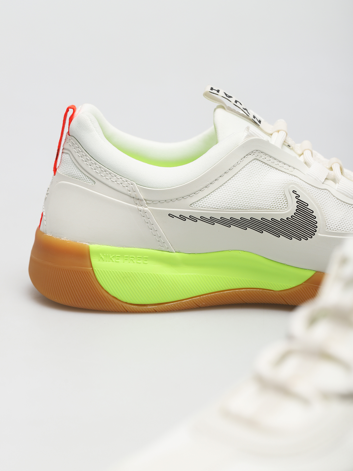 Buty Nike SB Nyjah Free 2 (summit white/black bright crimson)