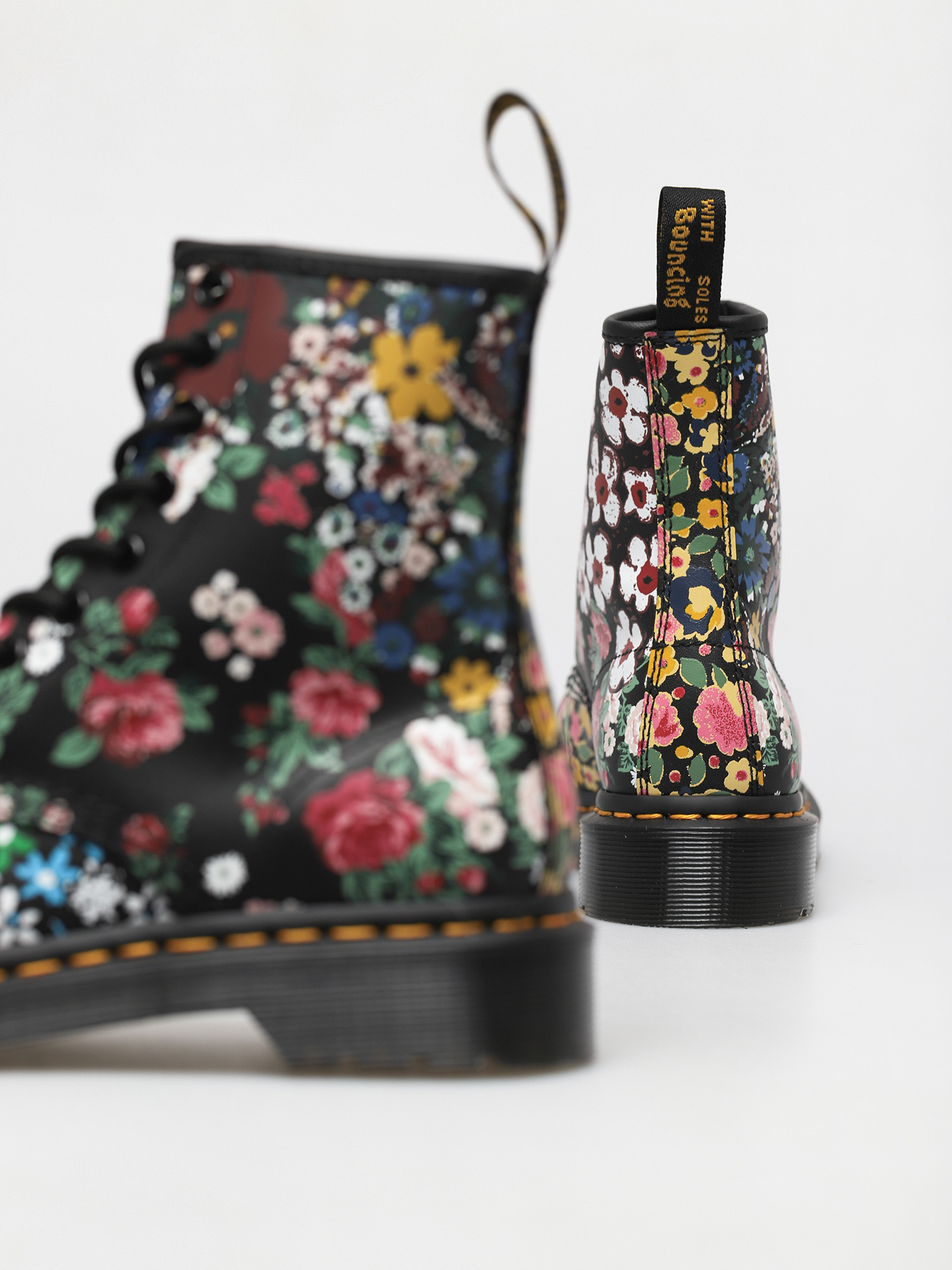 Buty Dr. Martens 1460 Pascal Wmn (floral mash up white/black)