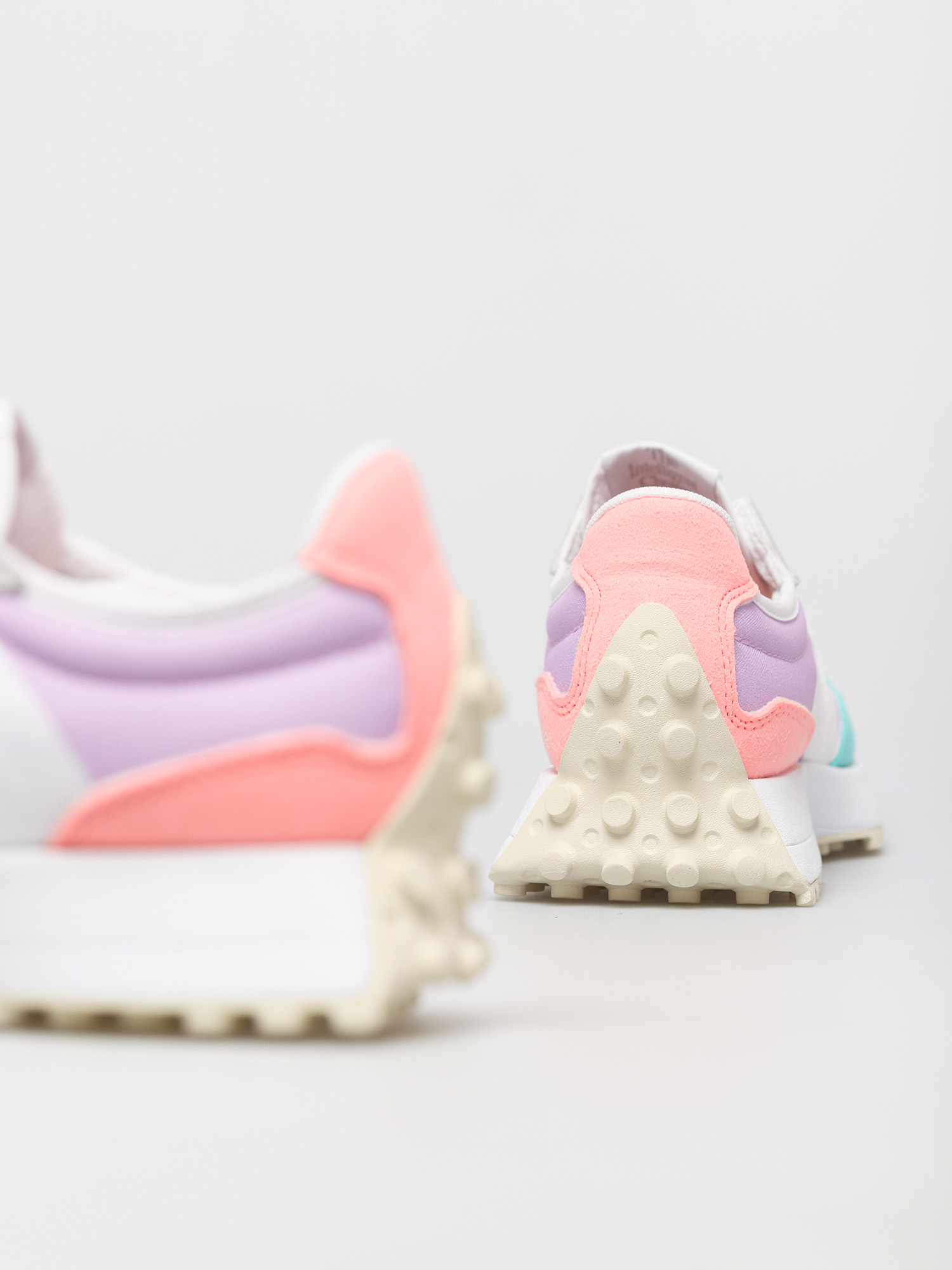 Buty New Balance 327 Wmn (purple)