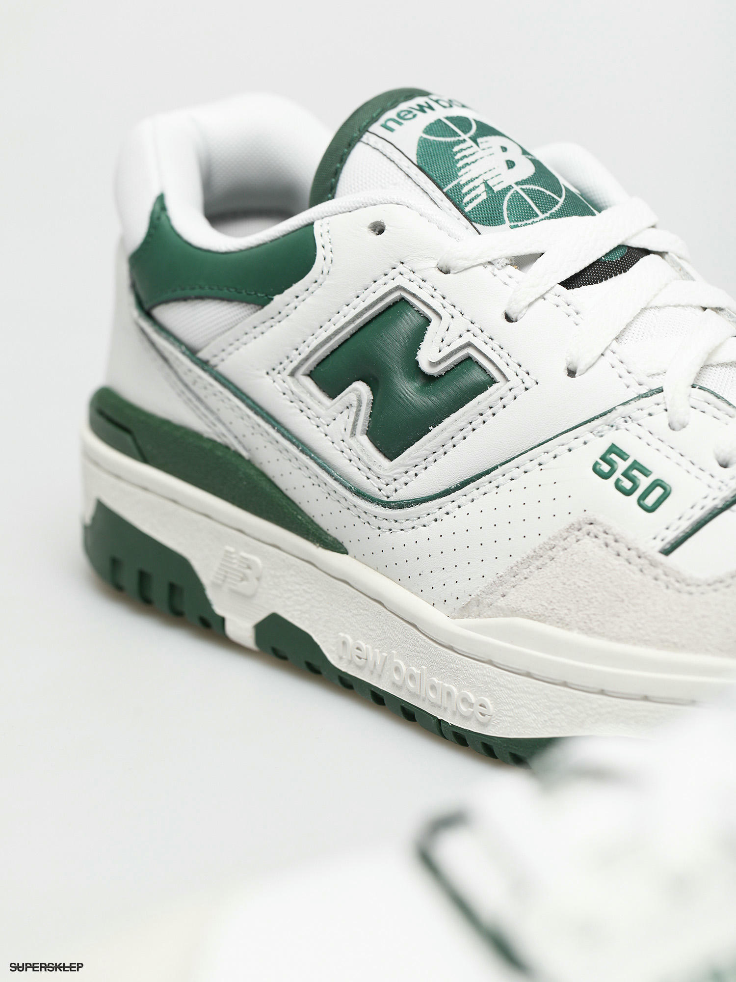 nb 550 green white