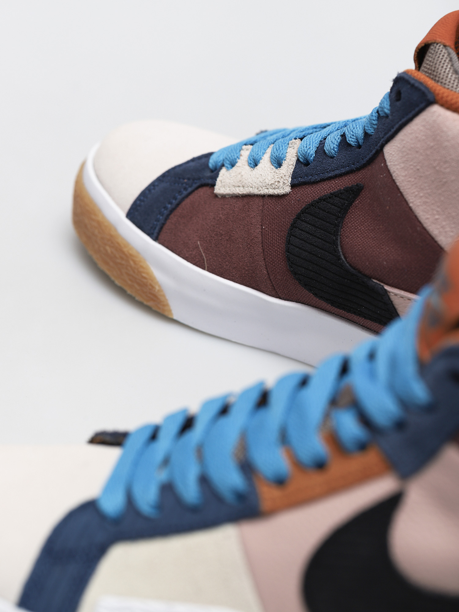 Buty Nike SB Zoom Blazer Mid Premium (dark wine/black pink oxford cashmere)
