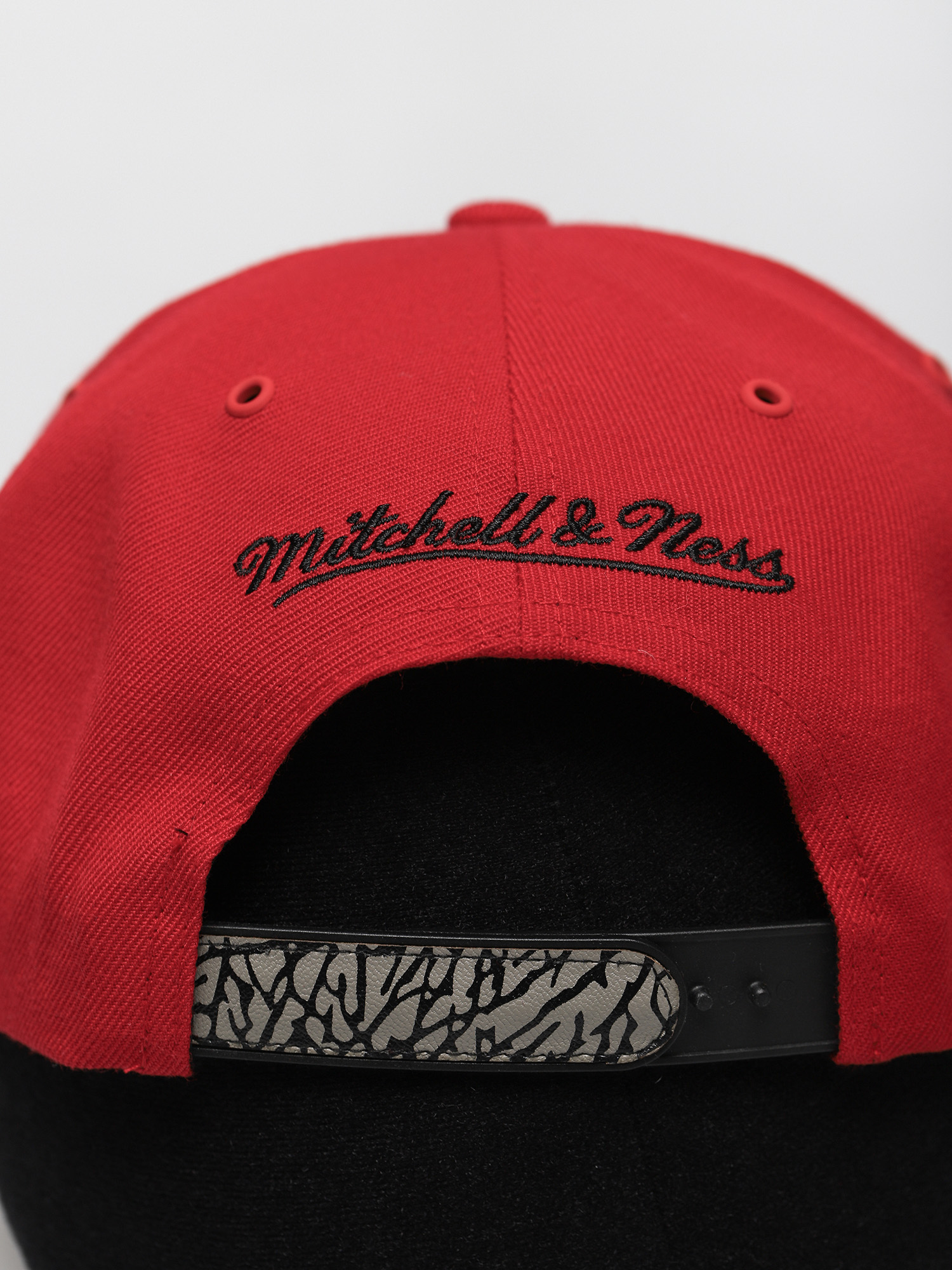 Czapka z daszkiem Mitchell & Ness Chicago Bulls (red/white)