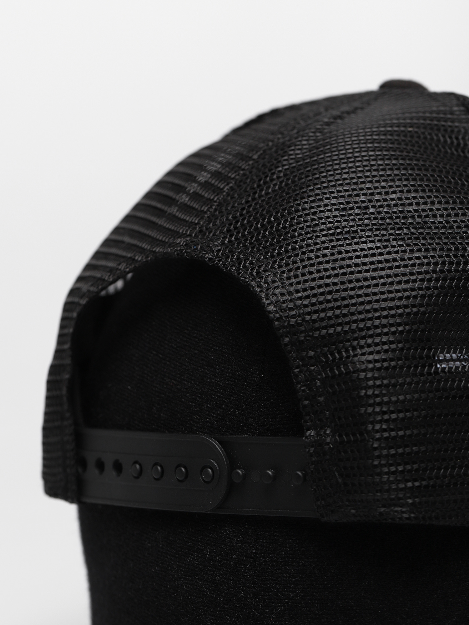 Czapka z daszkiem New Era Character 9Forty Trucker Mickey Mouse (black)