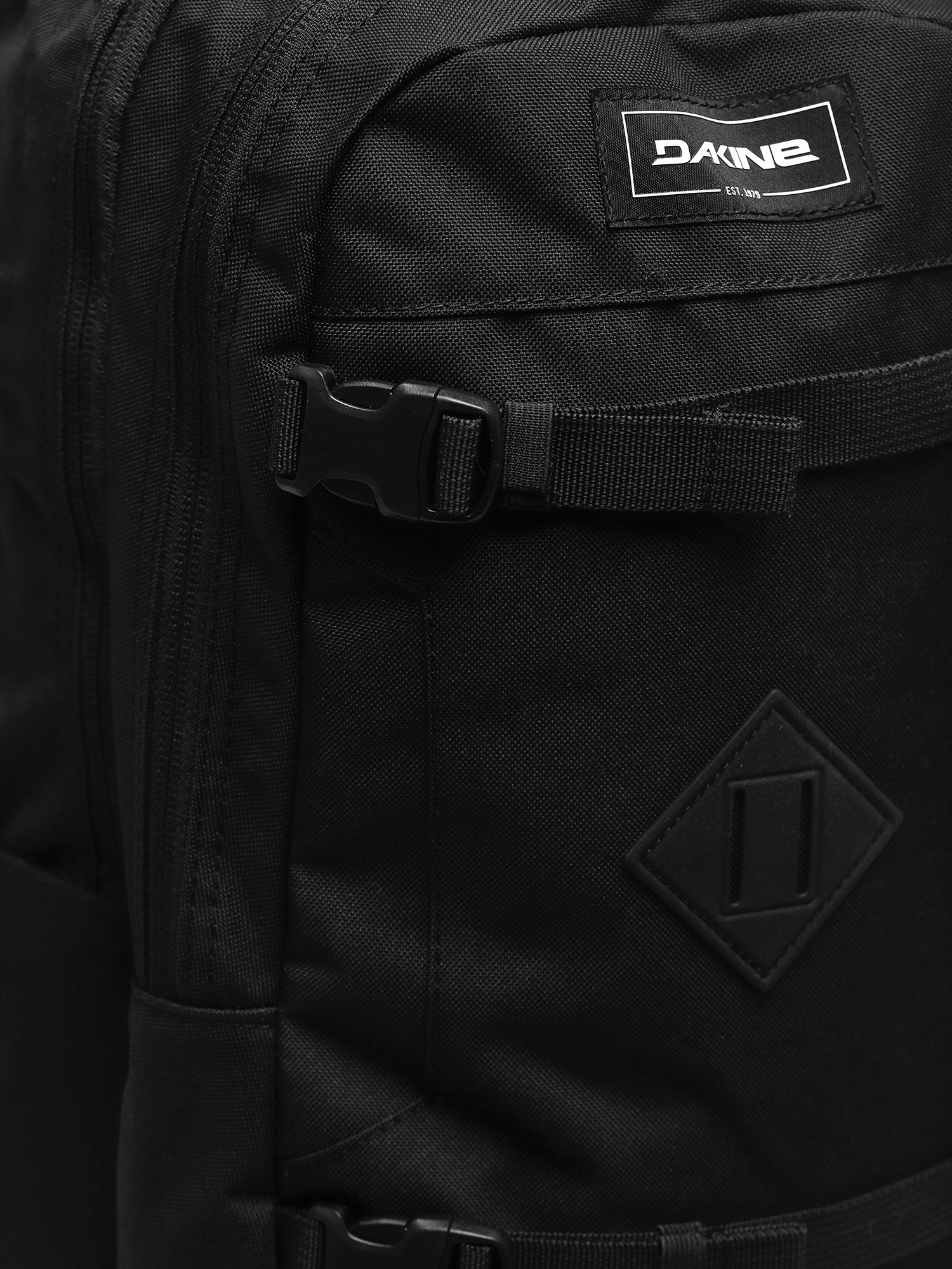 Plecak Dakine Urbn Mission Pack 18L (black)