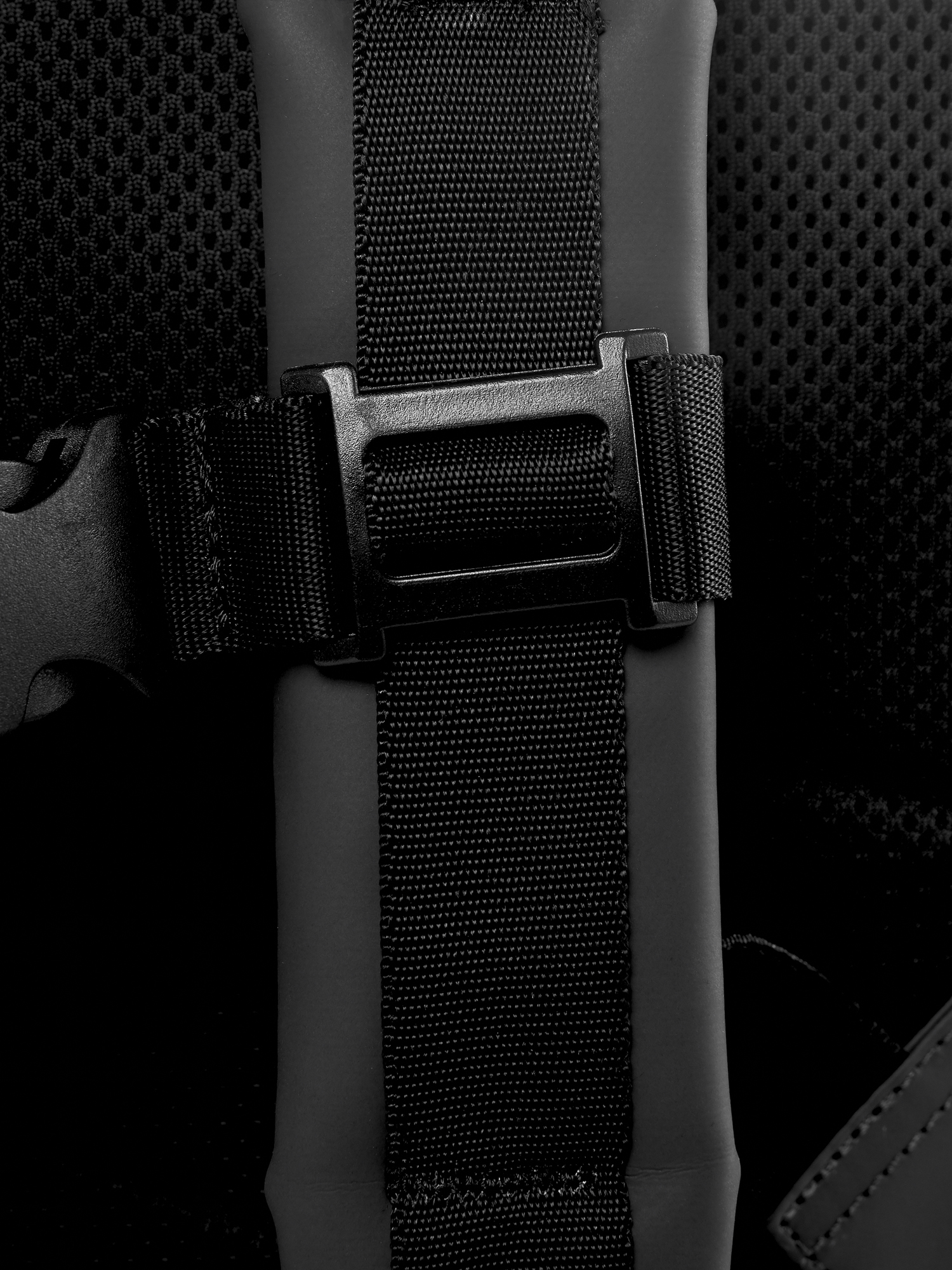 Plecak Rains Rolltop (black)