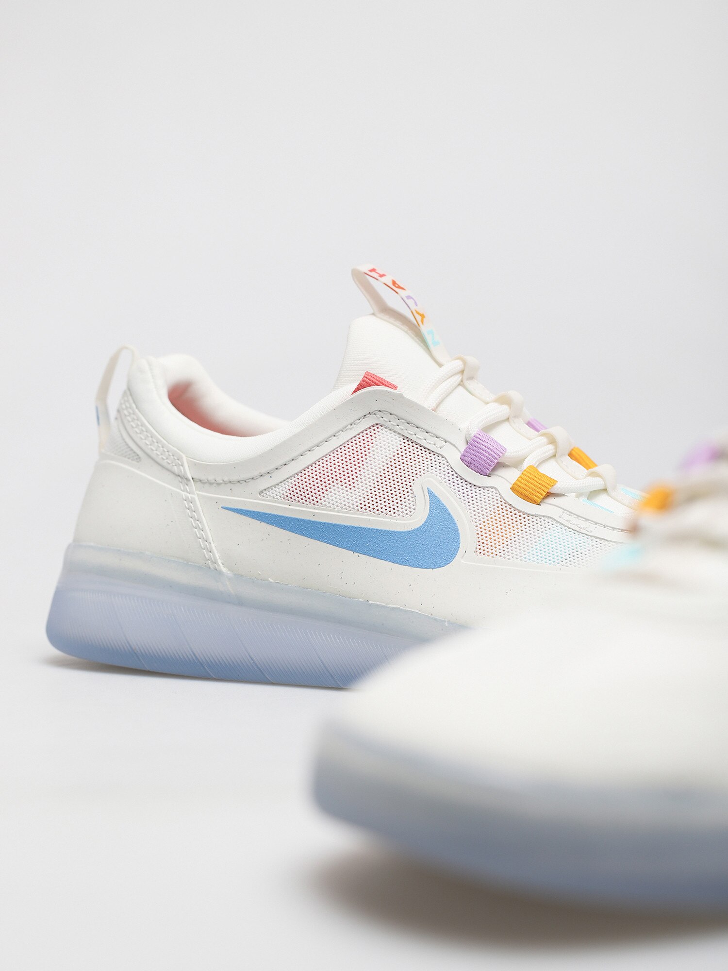 Buty Nike SB Nyjah Free 2 (summit white/coast pink salt lilac)