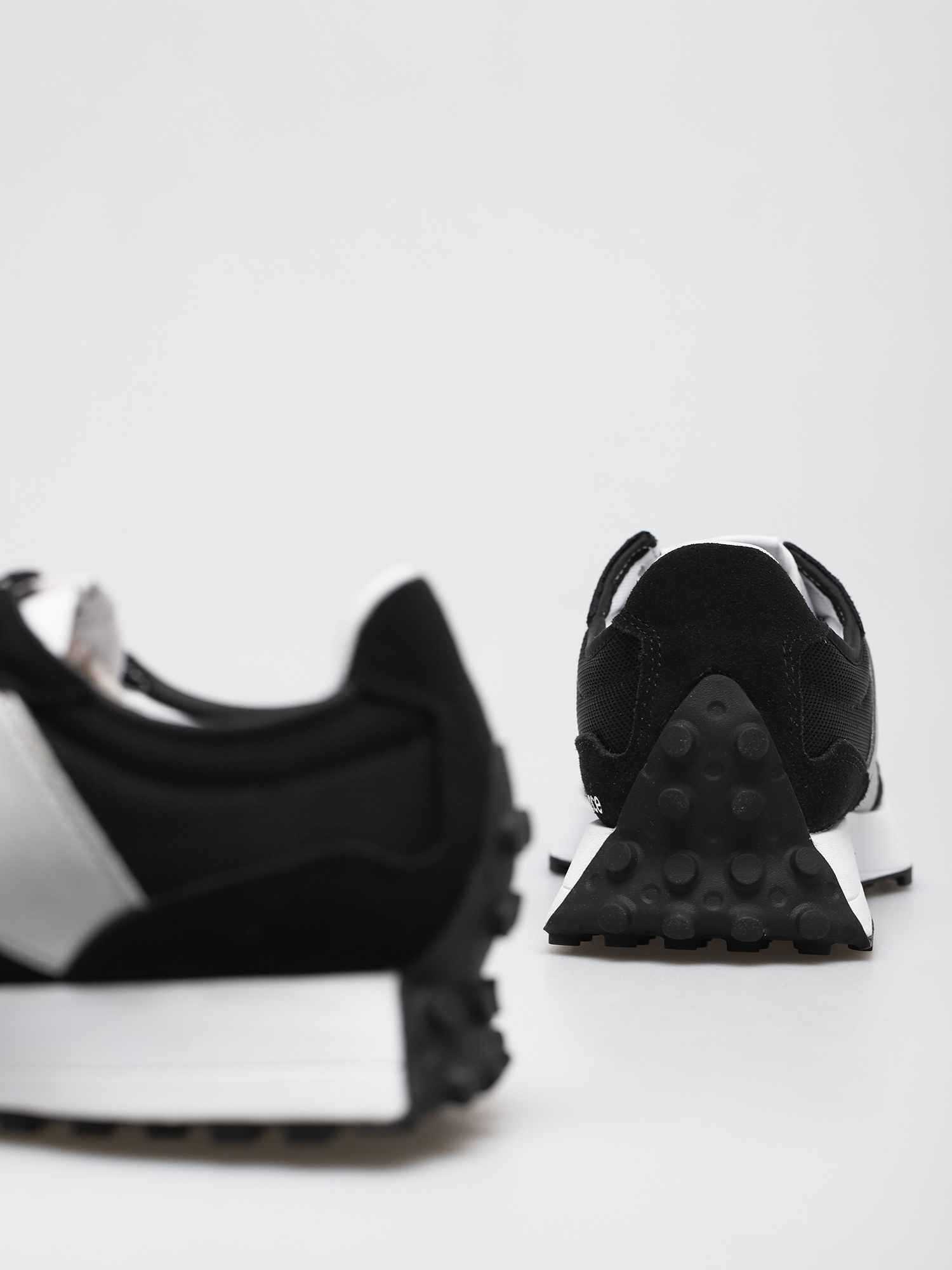 Buty New Balance 327 (black)