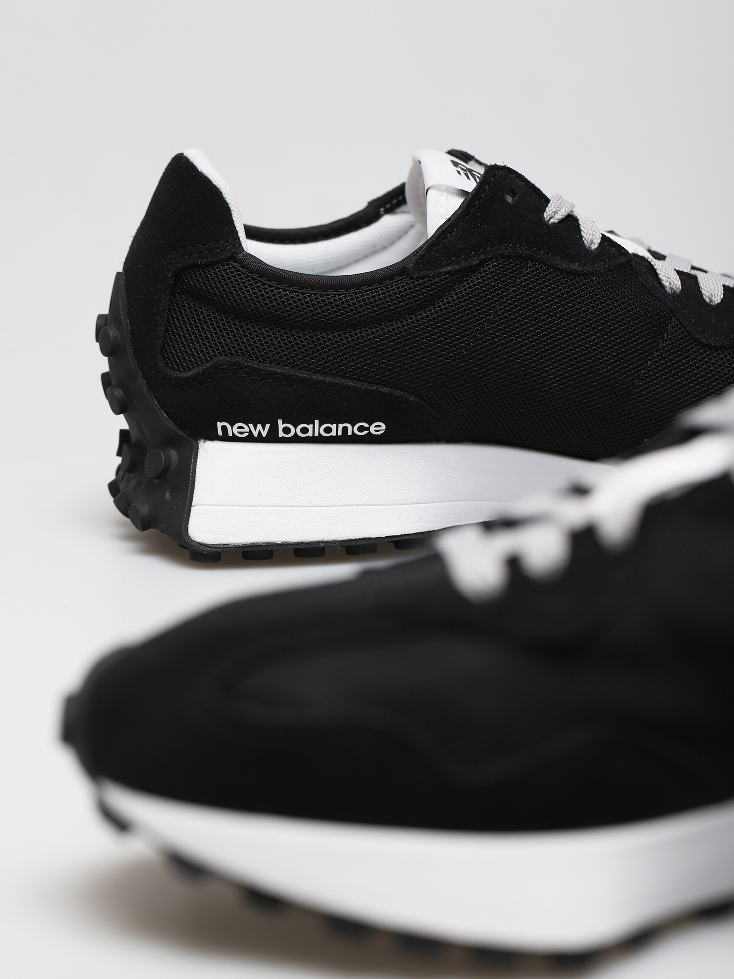 Buty New Balance 327 (black)