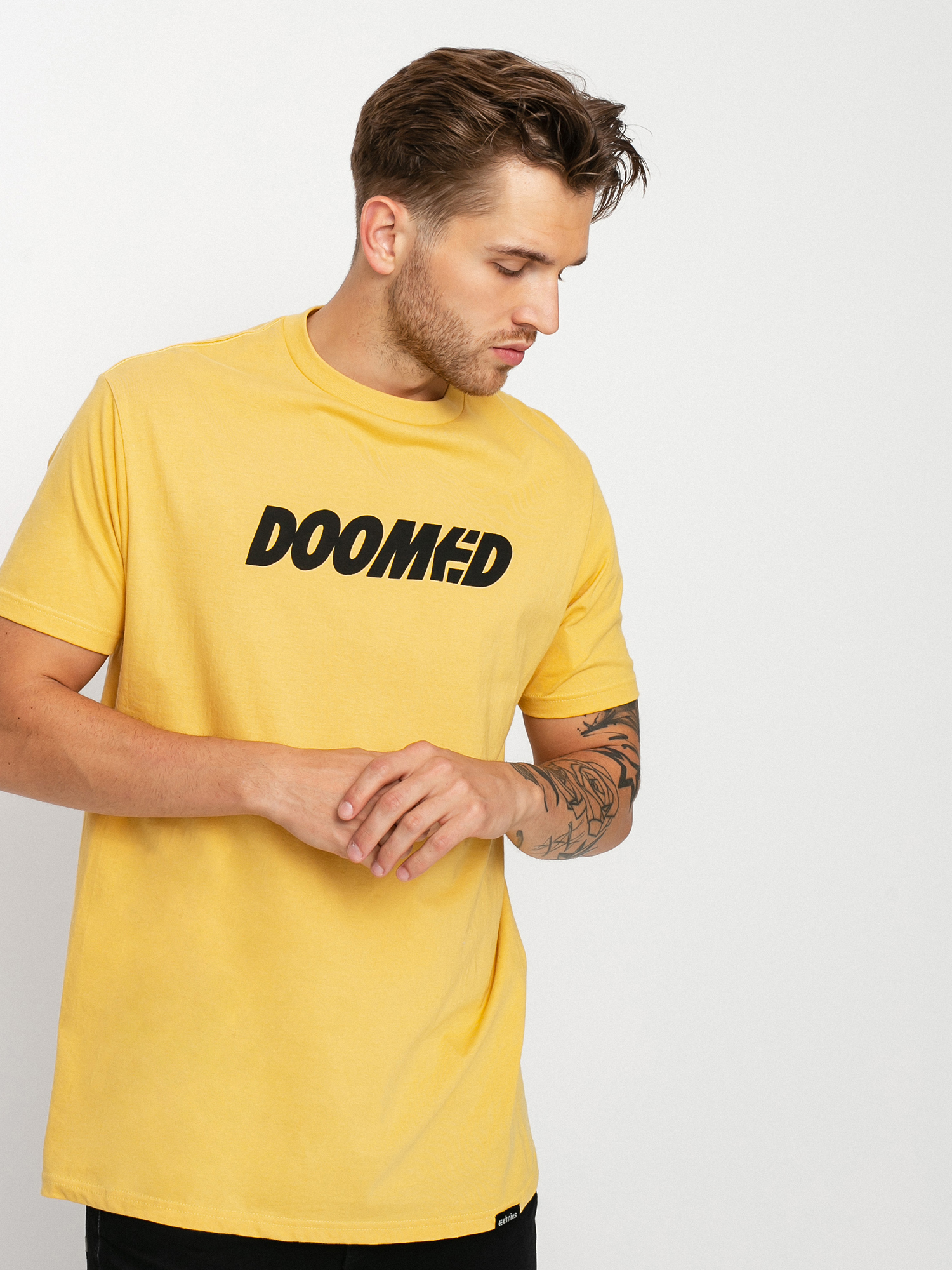 T-shirt Etnies Doomed (mustard)