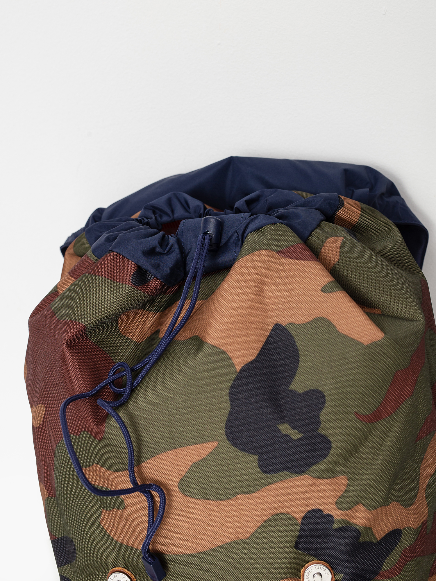 Plecak Herschel Supply Co. Little America (woodland camo/peacoat/tan)
