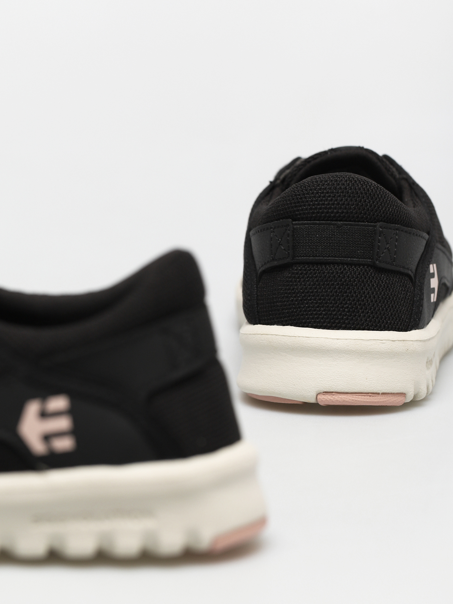 Buty Etnies Scout Wmn (black/white/crystal)
