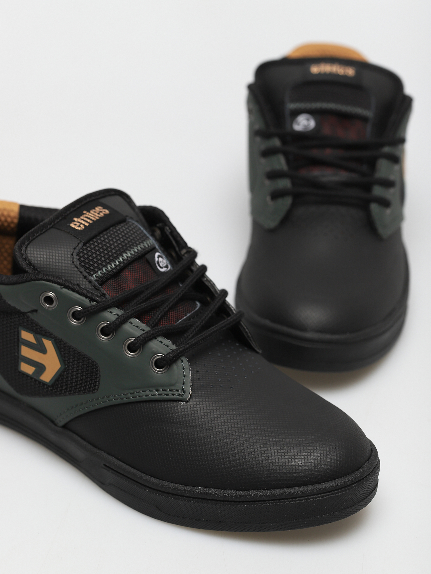 Scarpe Etnies Semenuk Pro - Black/Green/Gold, Tomaia Resistente, Suola Piatta, Taglia 42 - 2